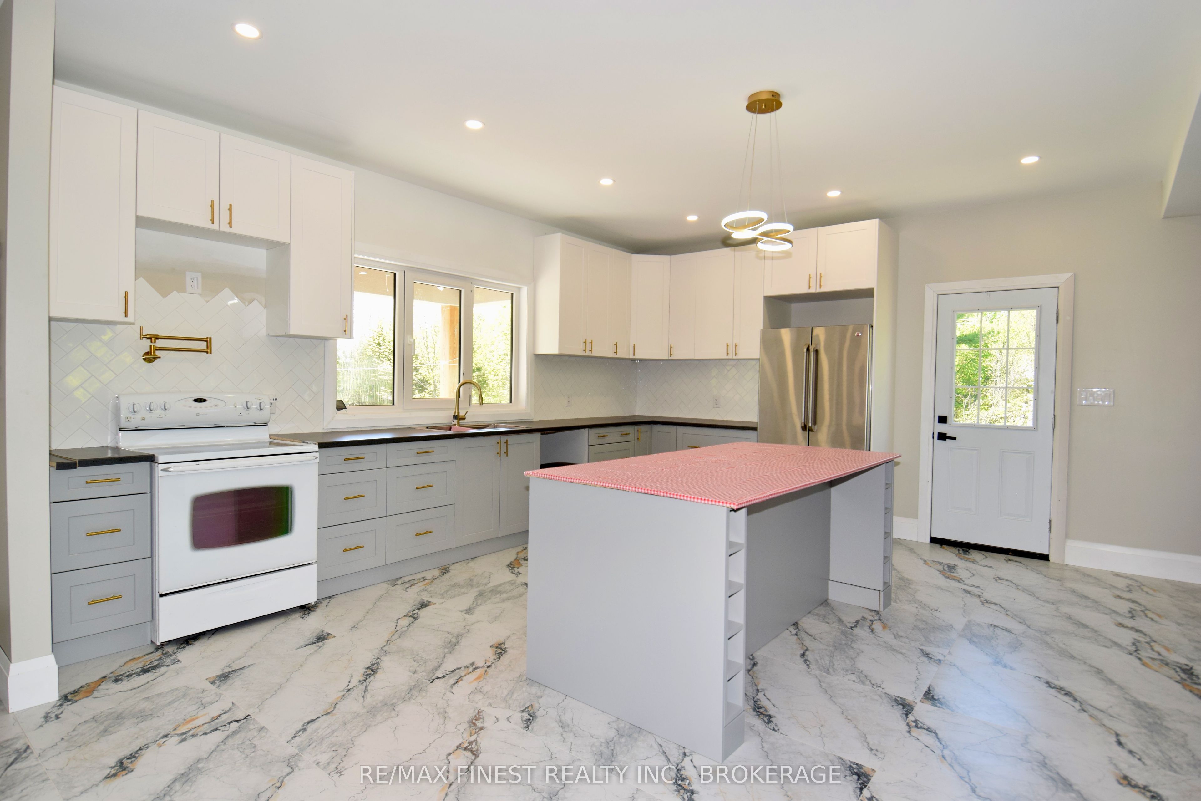 293 Bradshaw Road, Frontenac, ON K0H 2V0 photo 4