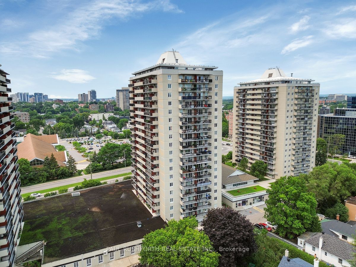 158 B Mcarthur Avenue 1702, Vanier and Kingsview Park, ON K1L 8C9 photo 2