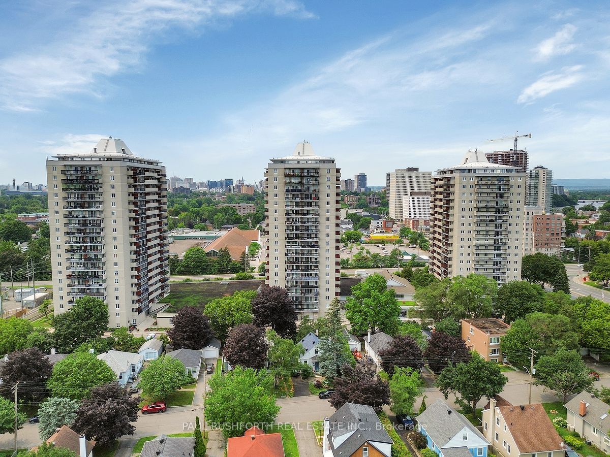 158 B Mcarthur Avenue 1702, Vanier and Kingsview Park, ON K1L 8C9 photo 3