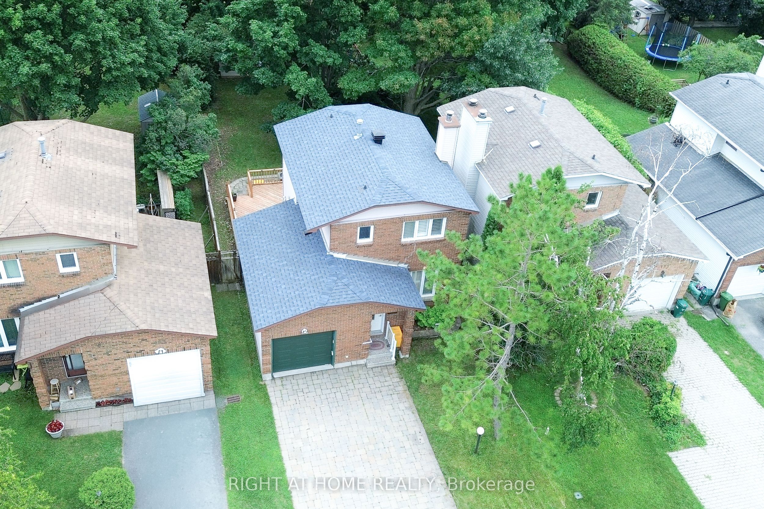 161 Pheasant Run Drive, Barrhaven, ON K2J 2R1 photo 2