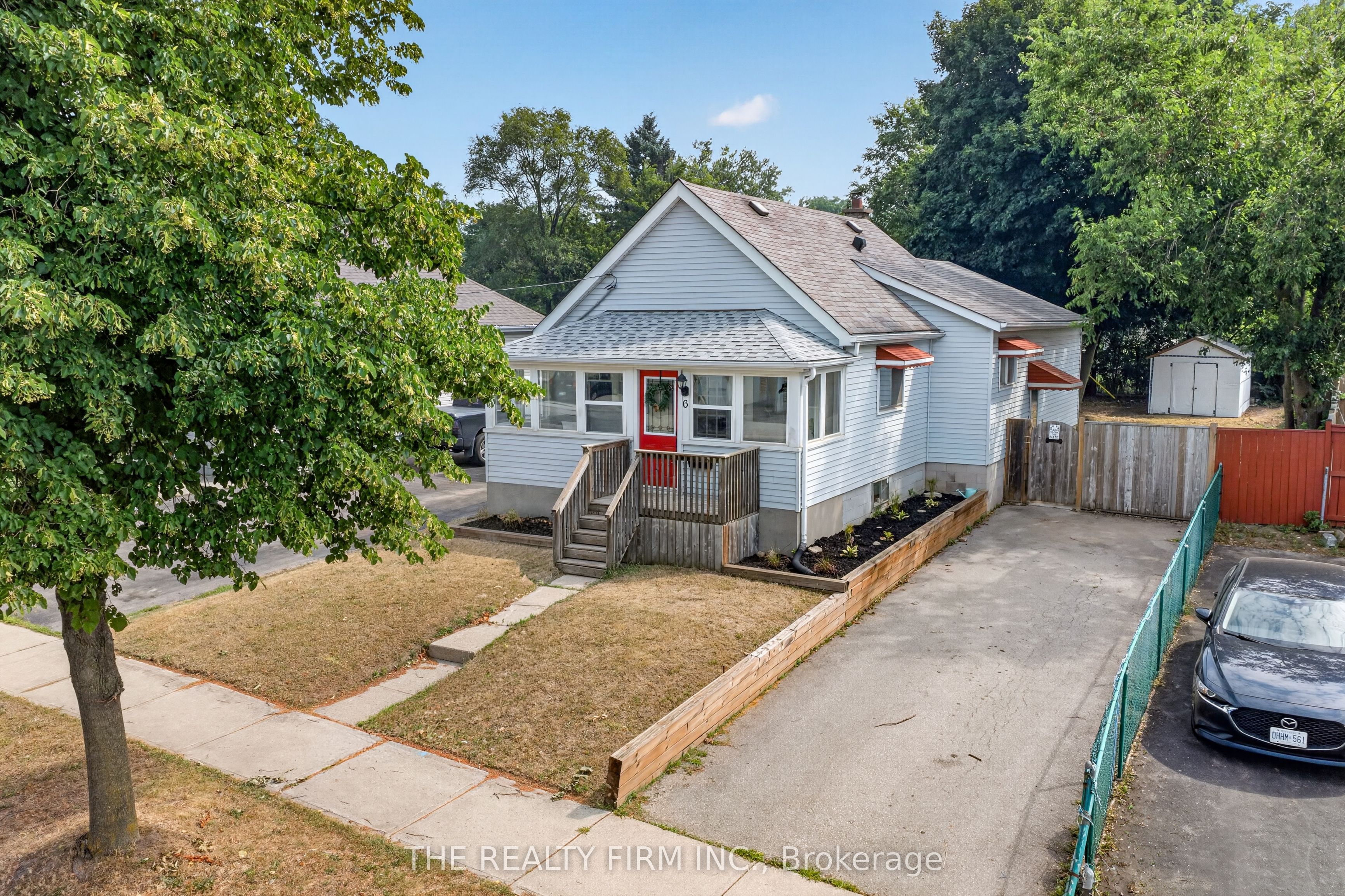 6 Appel Street, London East, ON N5Y 1P9