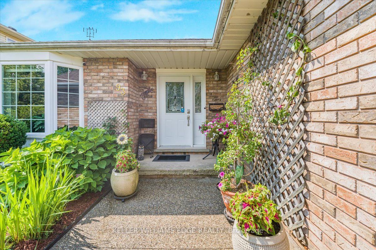 93 Wellandvale Drive, Welland, ON L3C 7C6 photo 2