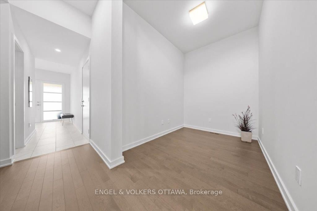 699 Honeydew Street, Blossom Park - Airport and Area, ON K1X 0K5 photo 4