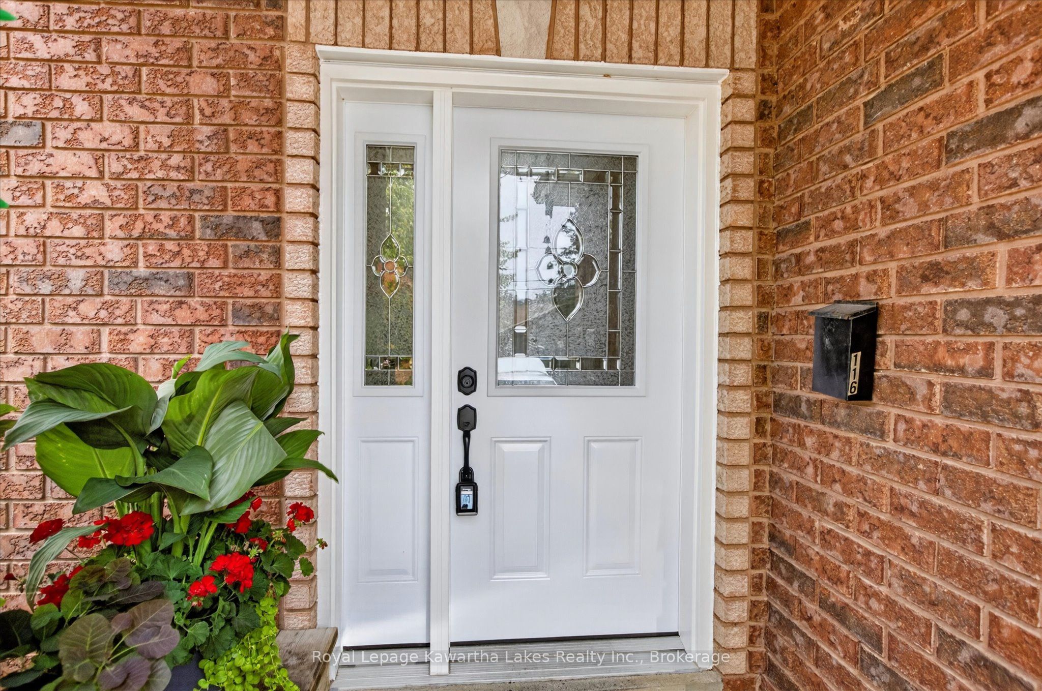 116 Adelaide Street S, Kawartha Lakes, ON K9V 0B7 photo 4