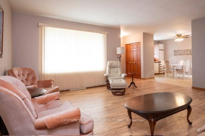 2608 Ridgeway Street E, Thunder Bay, ON P7E 5K3 photo 2