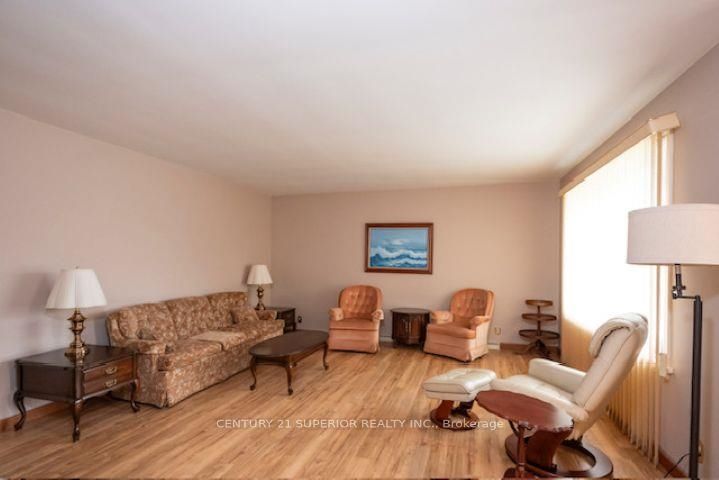2608 Ridgeway Street E, Thunder Bay, ON P7E 5K3 photo 3