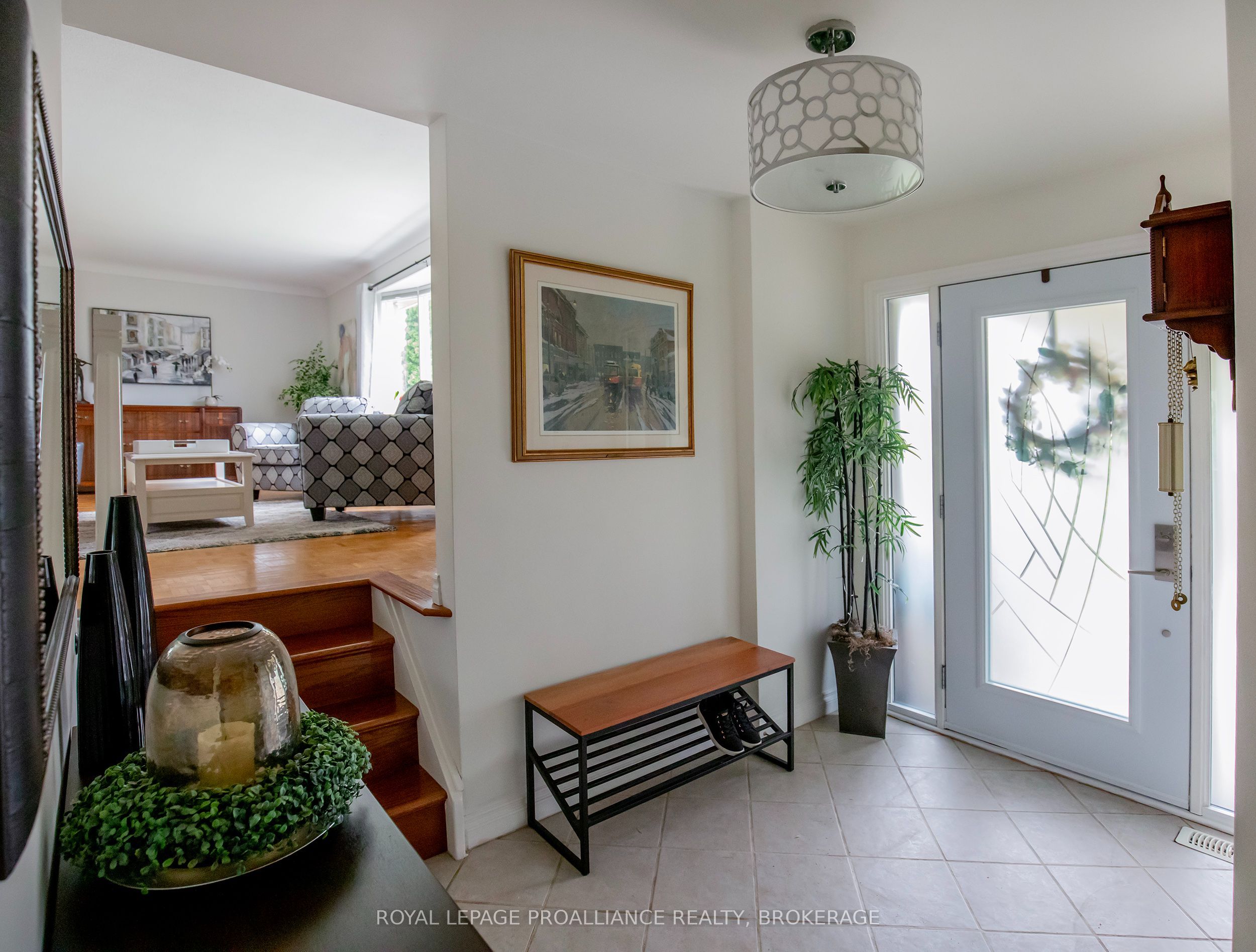 717 Laidlaw Crescent, Kingston, ON K7M 5M3 photo 3