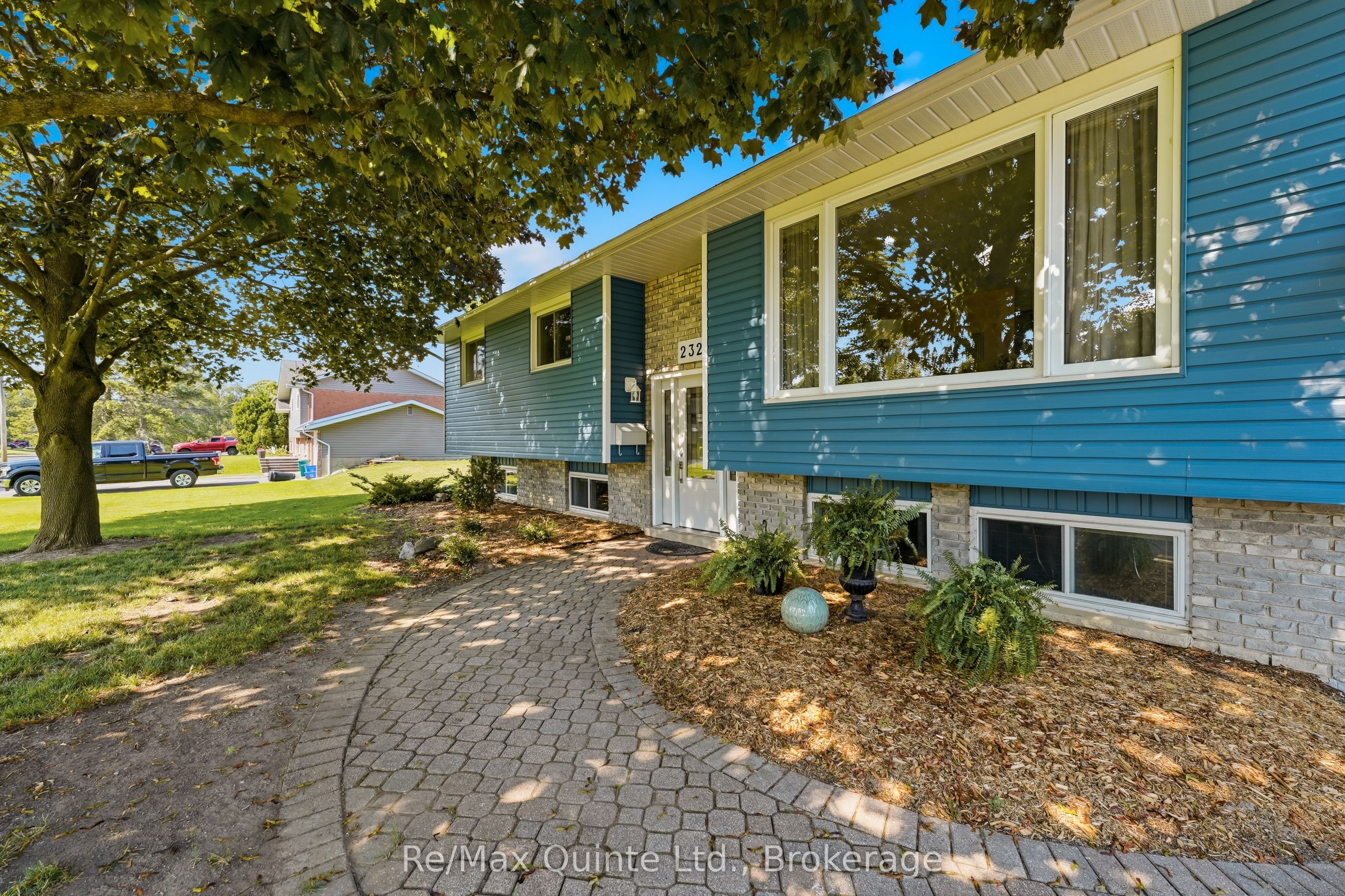 232 Colonial Road, Quinte West, ON K8R 1B9 photo 3