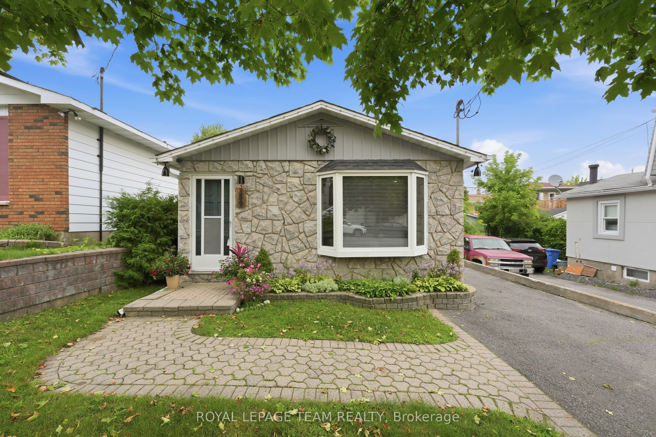 289 Montfort Street, Vanier and Kingsview Park, ON K1L 5N7 photo 3