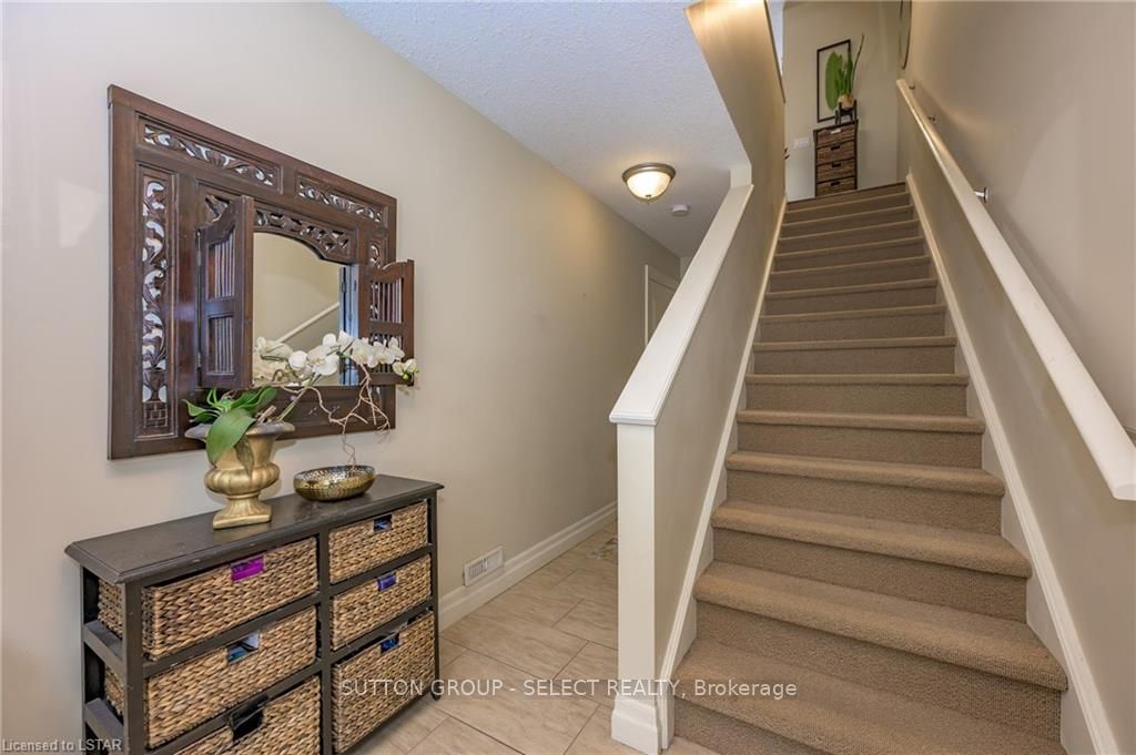 1850 BEAVERBROOK Avenue 3, London North, ON N6H 0G7 photo 3