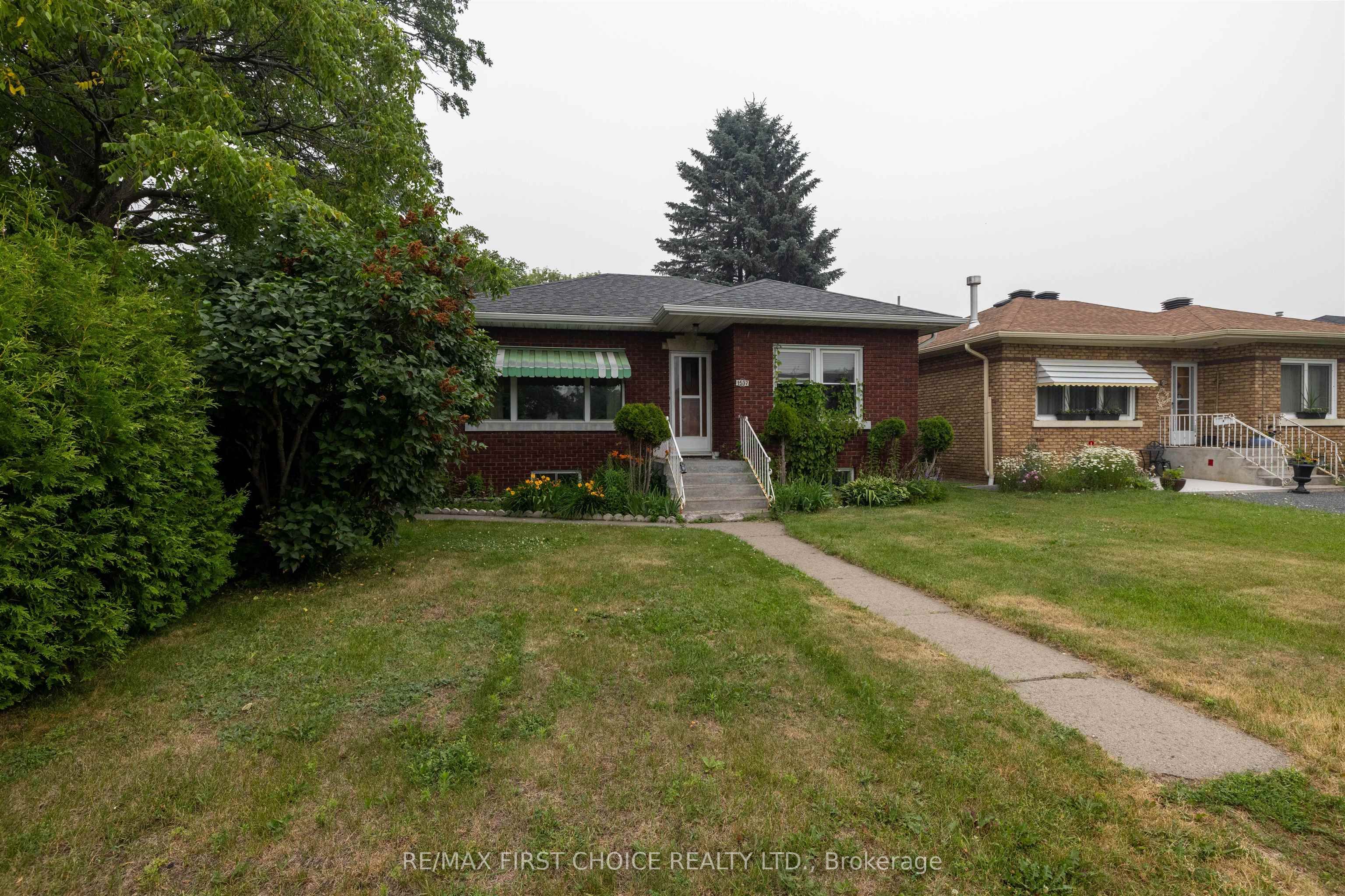 1537 Sills Street, Thunder Bay, ON P7E 5S4 photo 2
