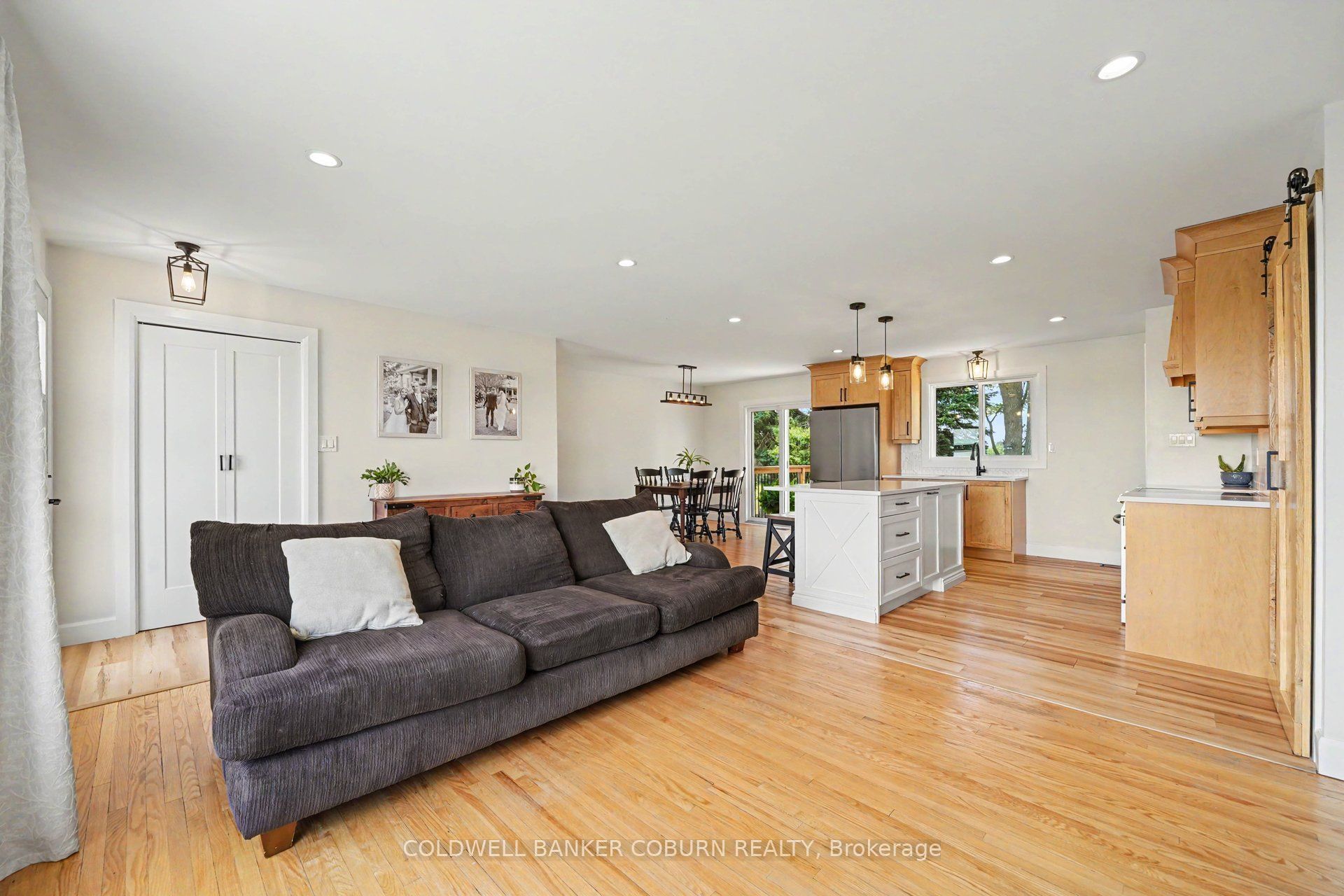 11895 Cloverdale Road, North Dundas, ON K0C 2K0 photo 4