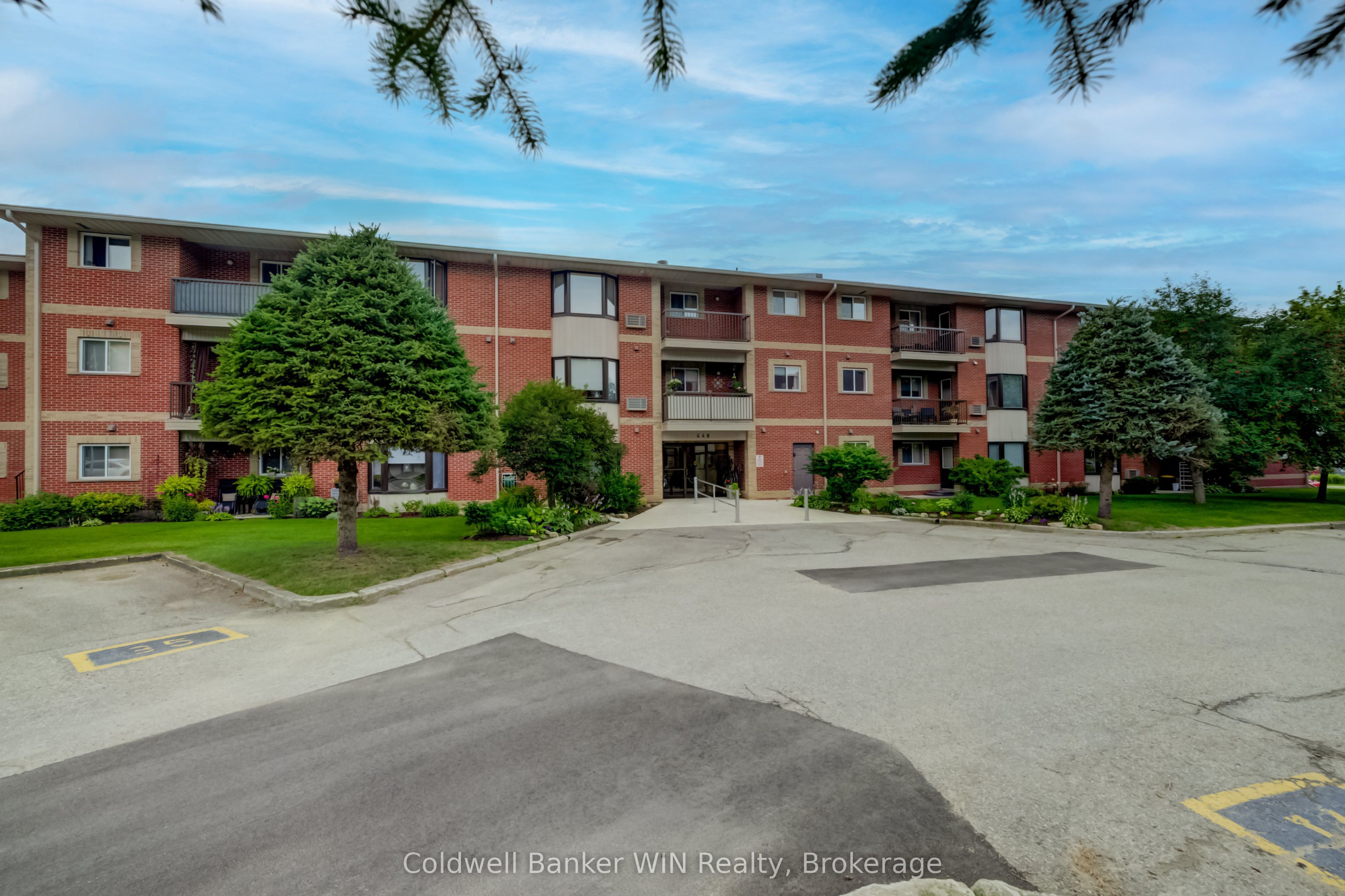 440 Durham Street W 306, Wellington North, ON N0G 2L1 photo 2