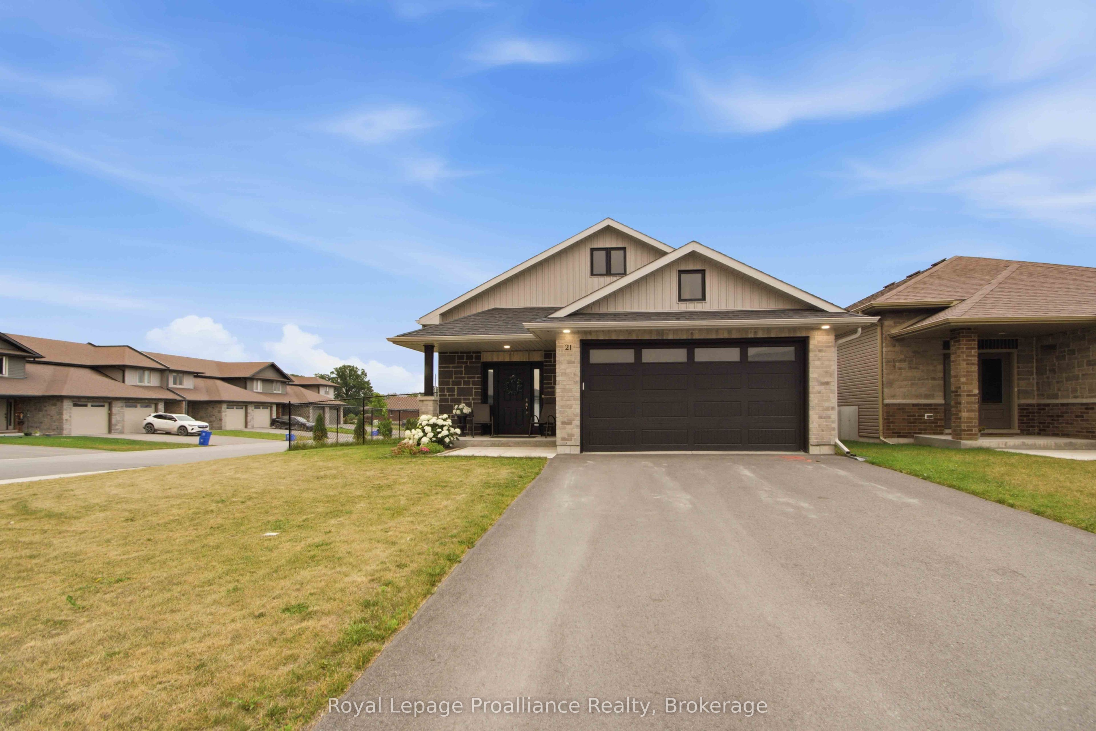 21 Cedar Park Crescent, Quinte West, ON K8V 0J1 photo 3