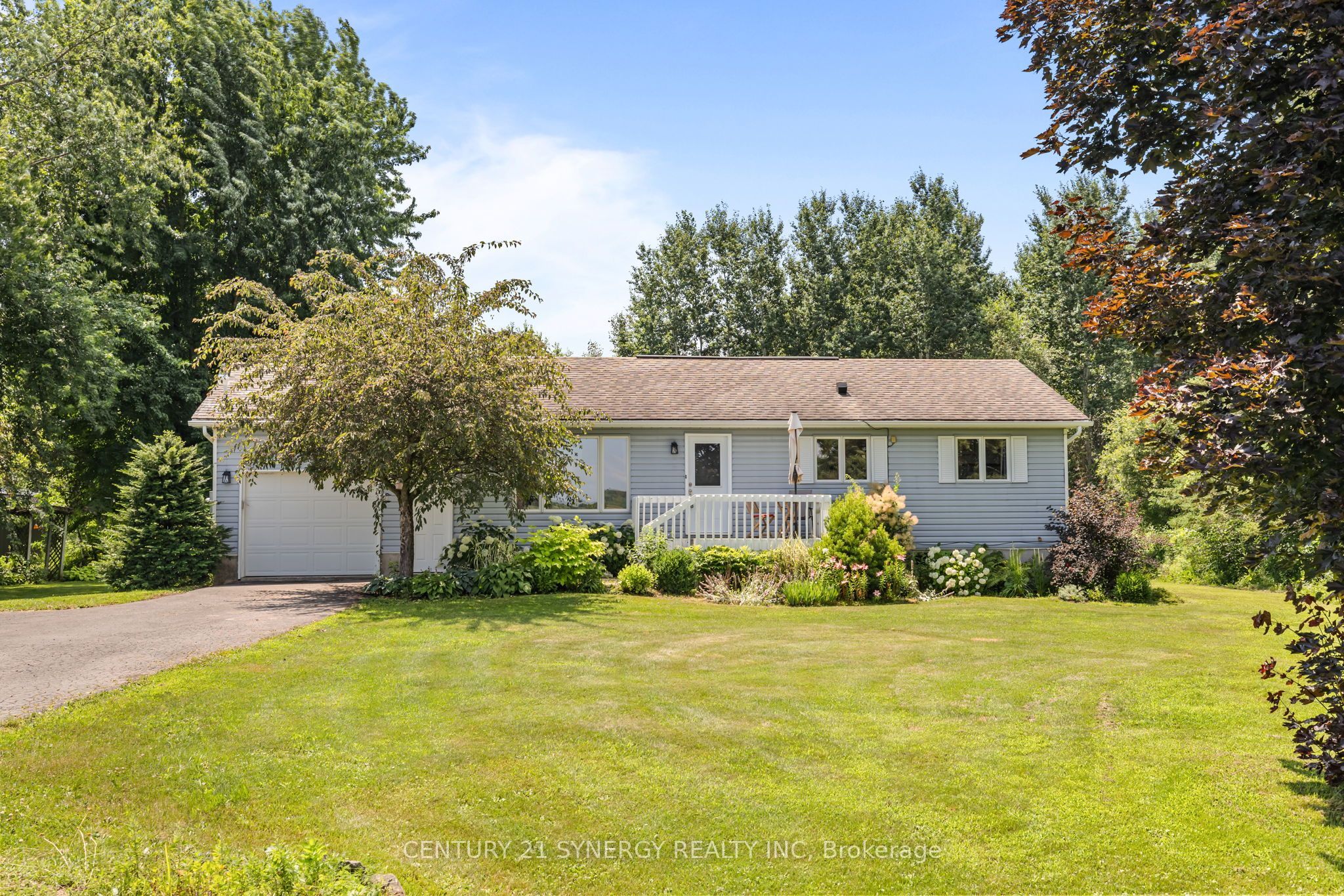 2282 Roxborough Kenyon Boundary Road, North Stormont, ON K0C 1T0 photo 2