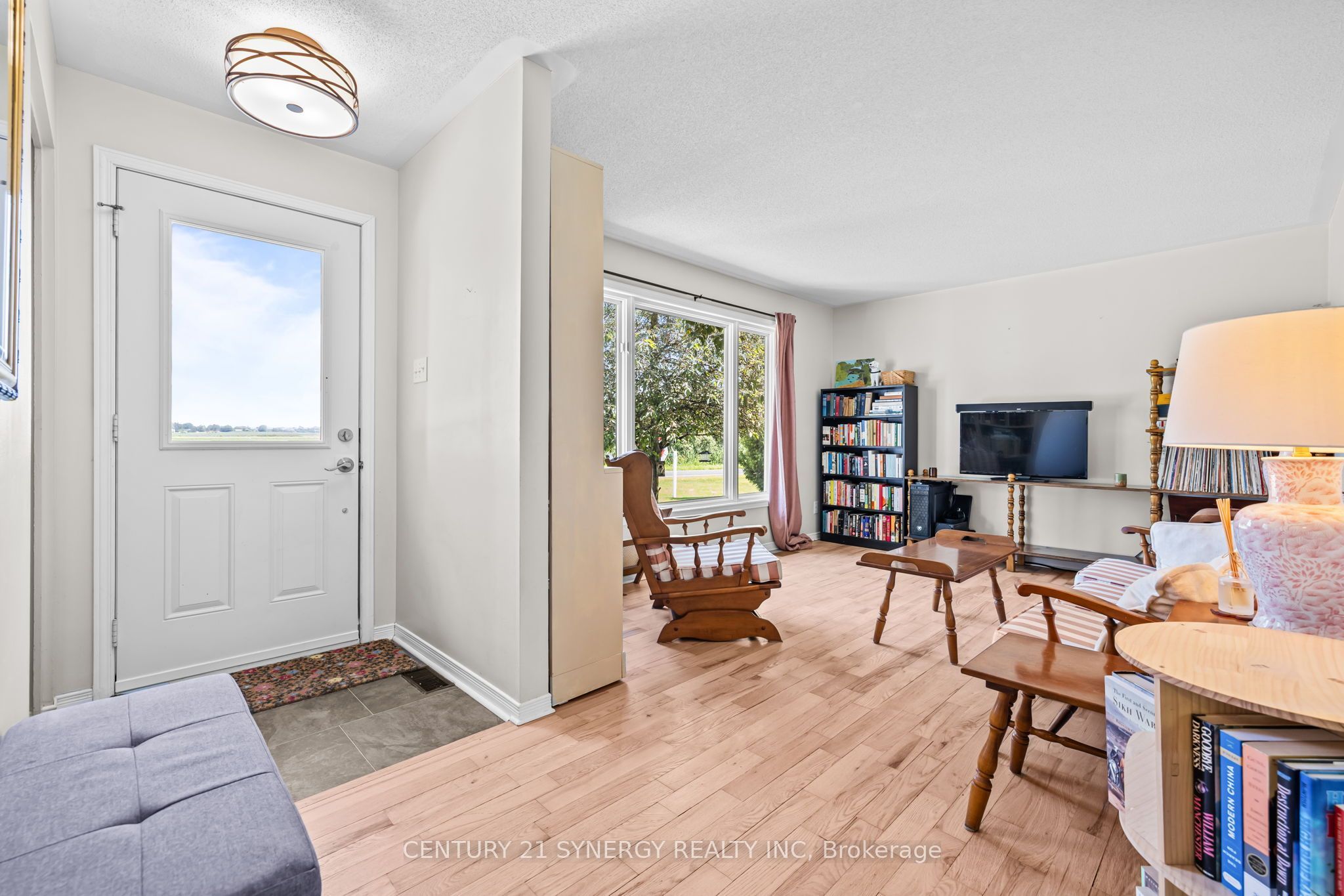 2282 Roxborough Kenyon Boundary Road, North Stormont, ON K0C 1T0 photo 5