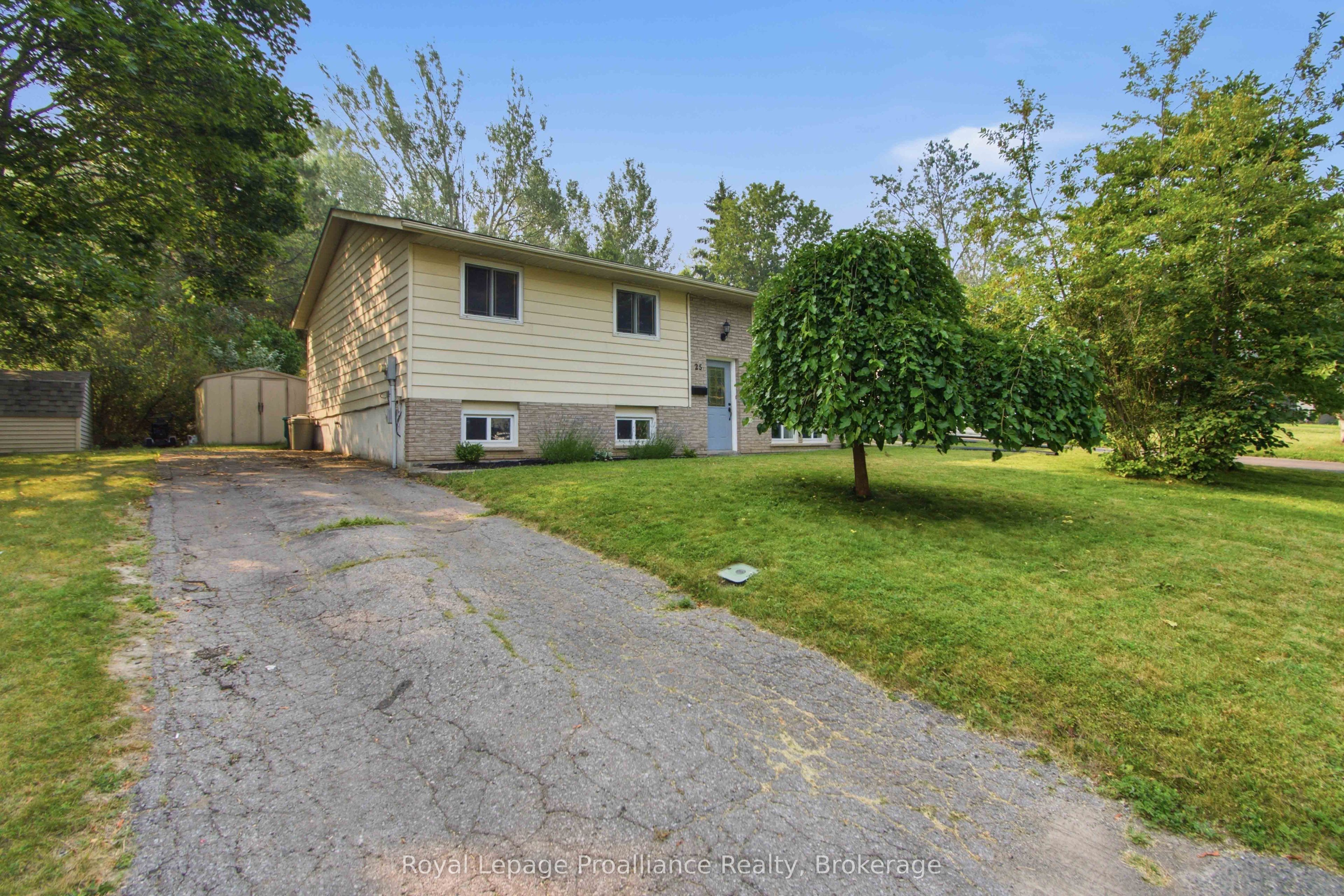 25 Radeski Street, Quinte West, ON K8V 6B6 photo 2