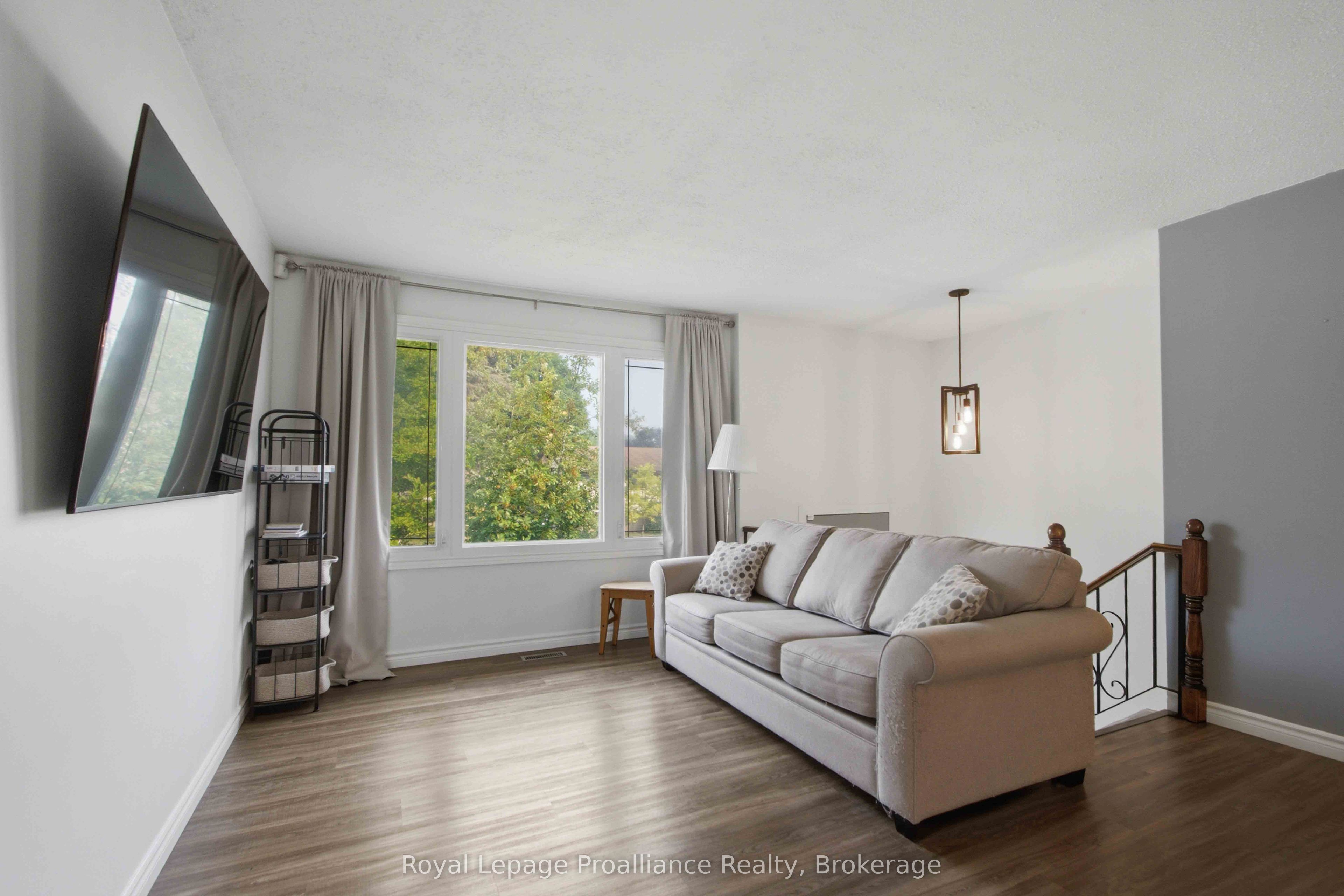 25 Radeski Street, Quinte West, ON K8V 6B6 photo 5