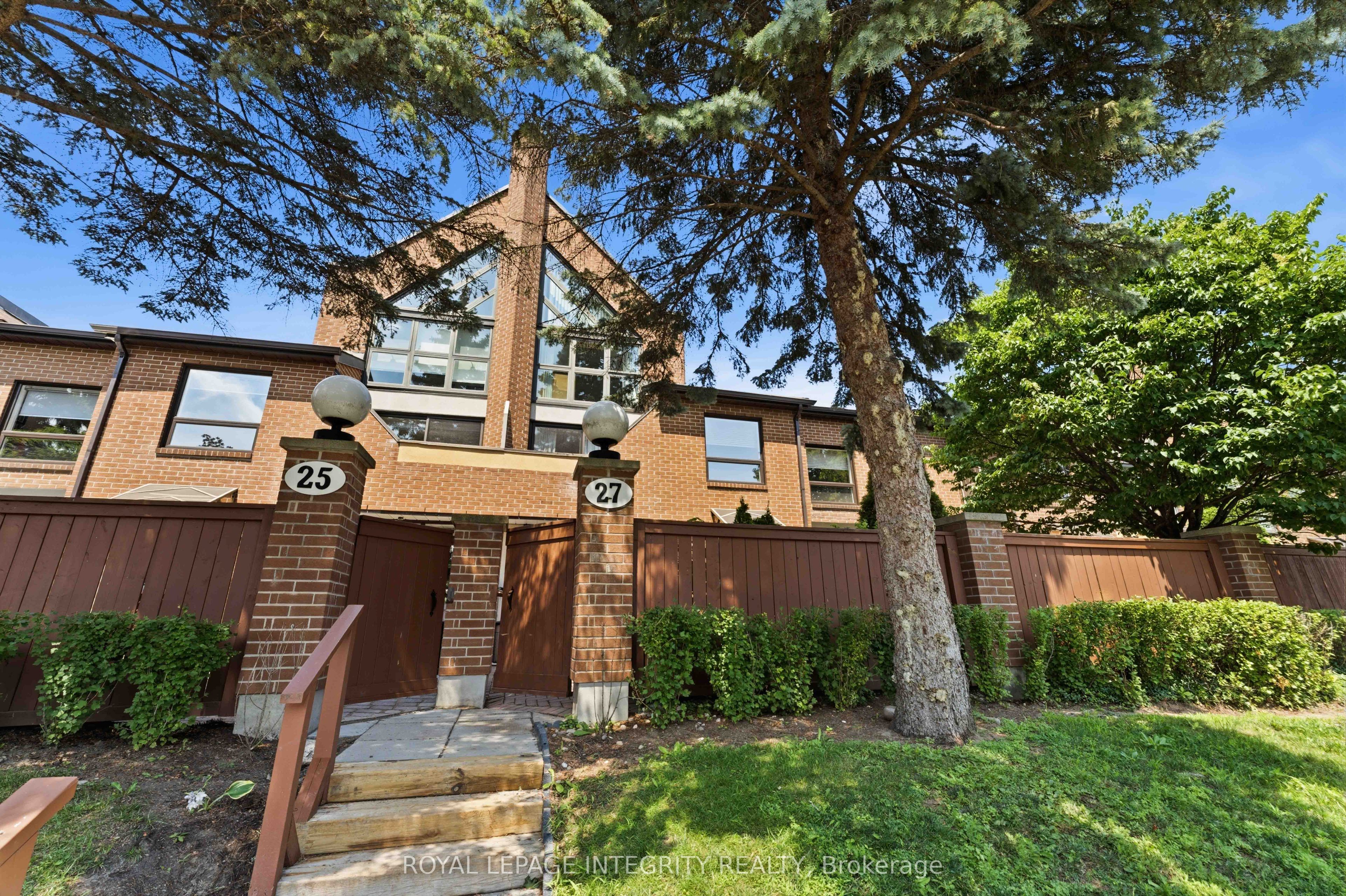 100 Hillside Drive 27, Manor Park - Cardinal Glen and Area, ON K1K 4J1 photo 2