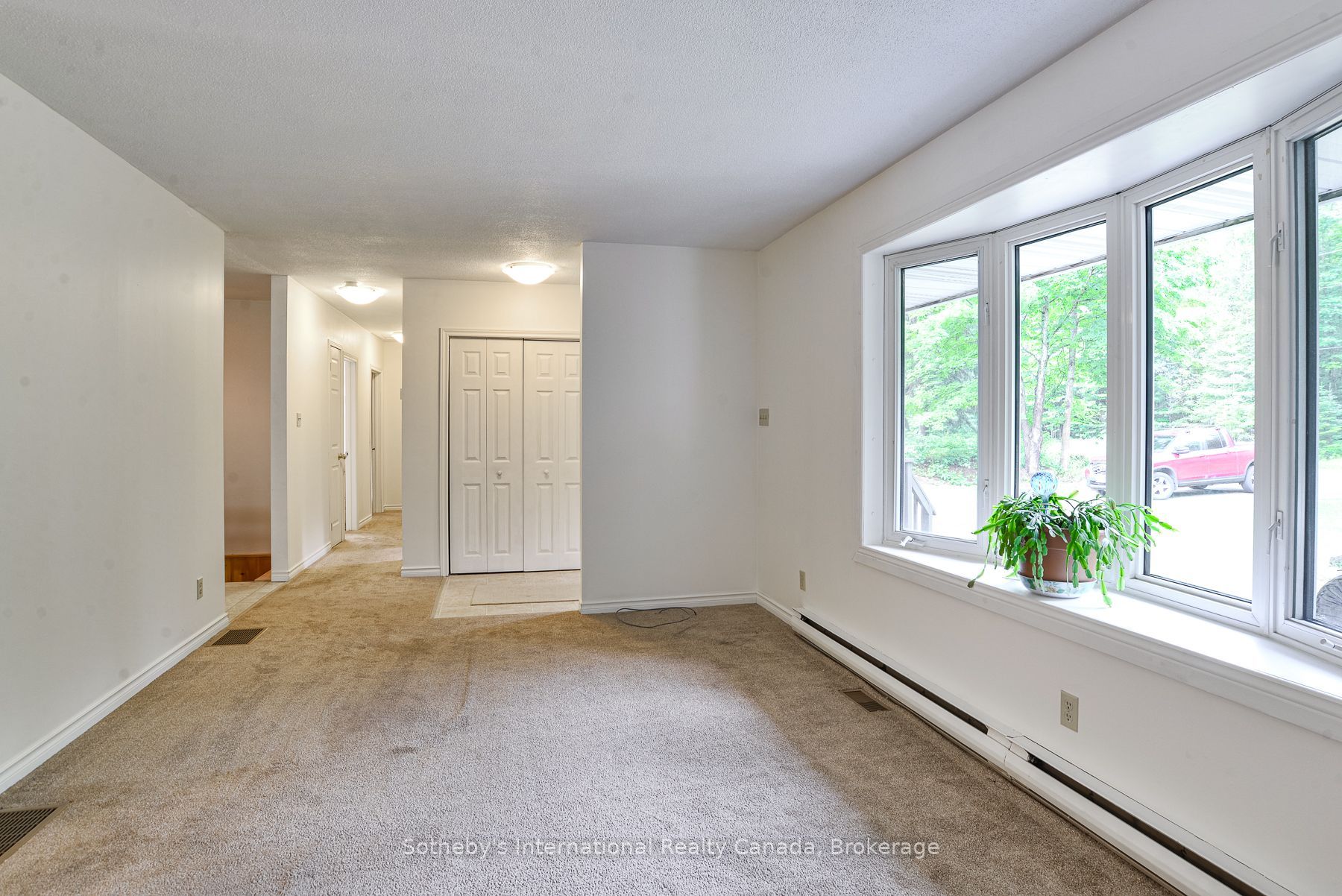 1048 Old Falkenburg Road, Bracebridge, ON P1L 1X4 photo 5