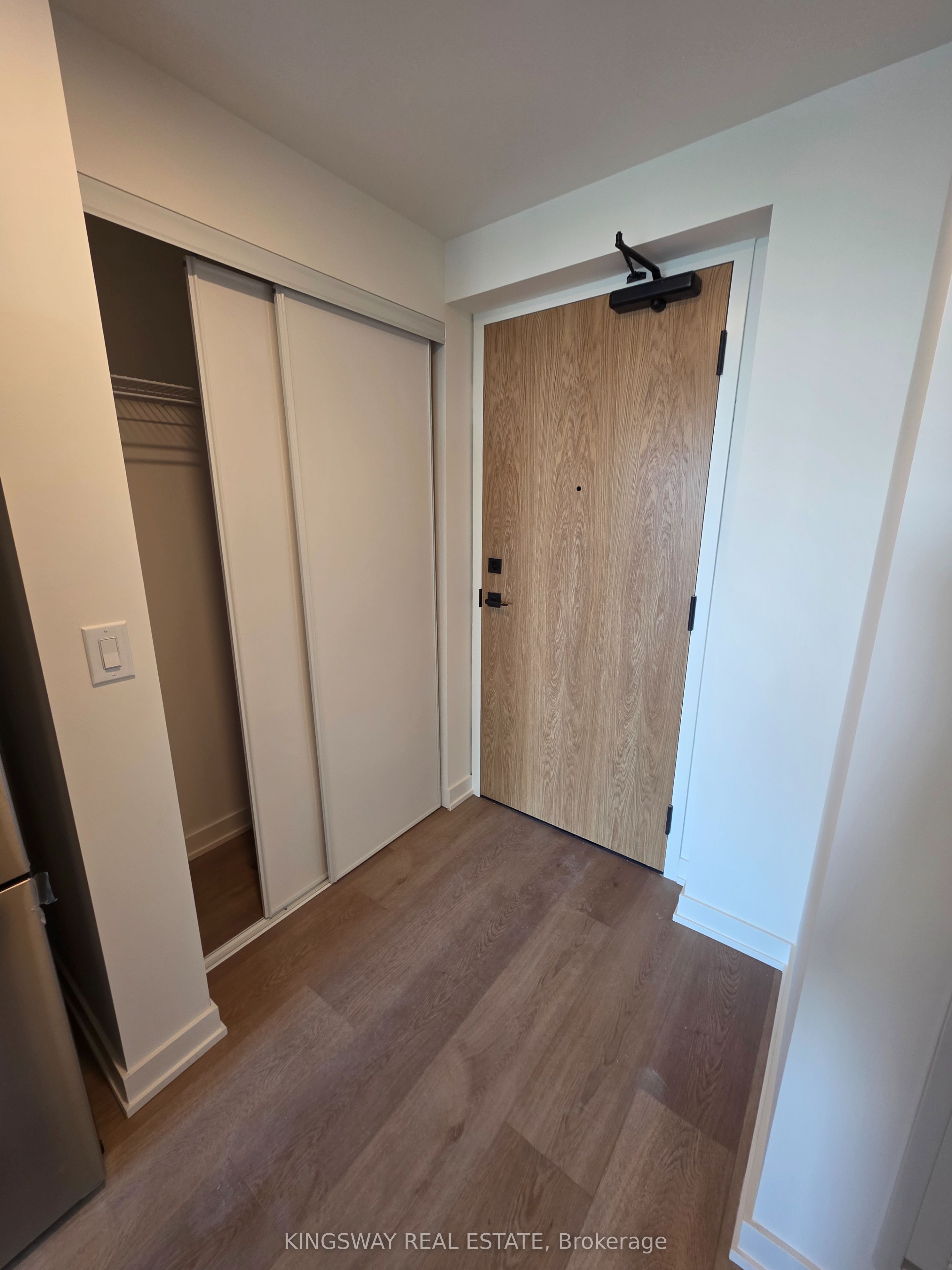 33 ERIE Avenue 1611, Brantford, ON N3S 2E7 photo 4