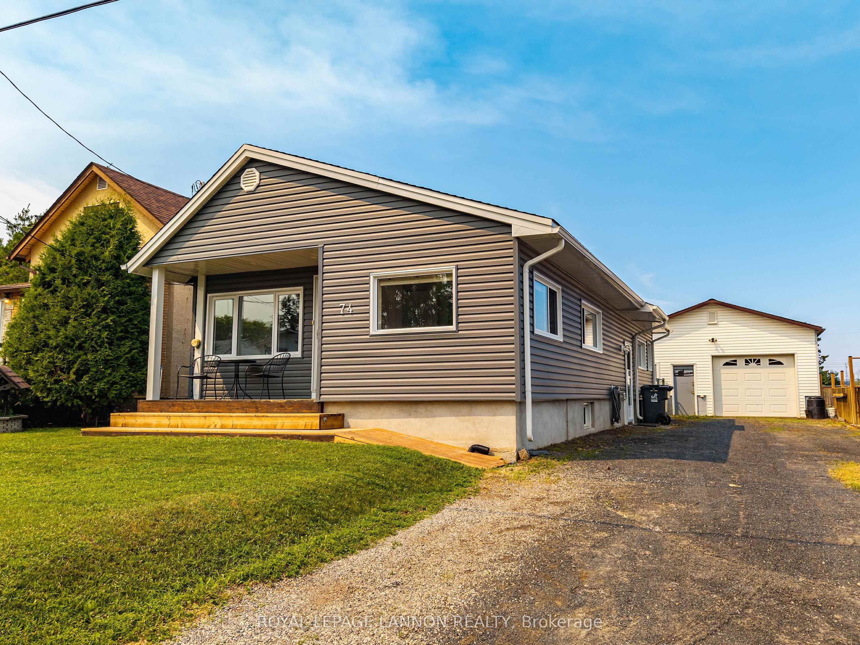 74 MELVIN Avenue, Thunder Bay, ON P7A 7C4