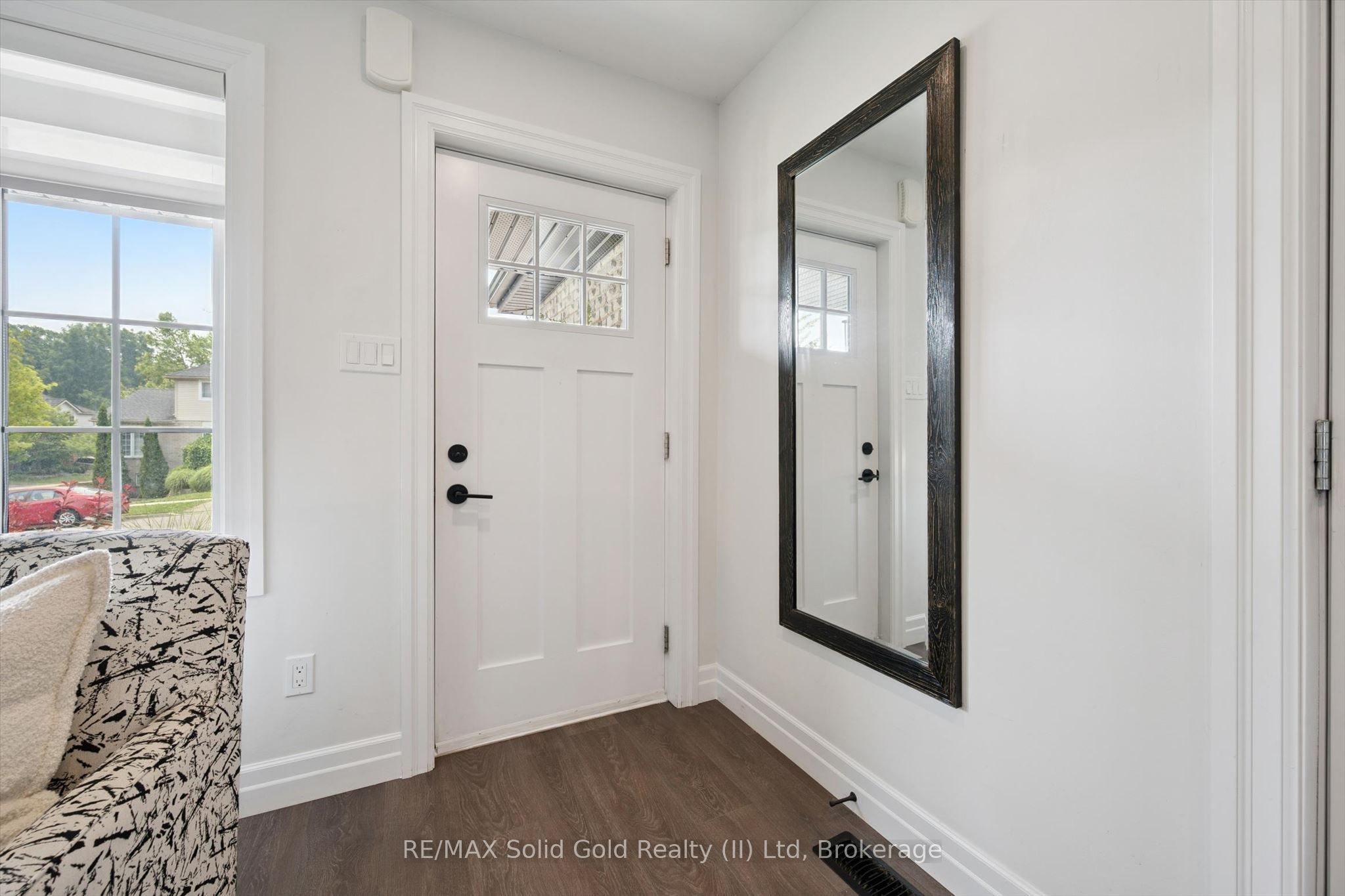 142 Marl Meadow Drive, Kitchener, ON N2R 1L3 photo 2