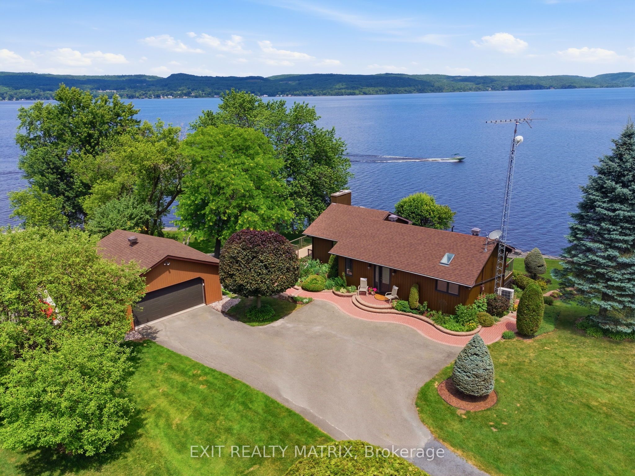 2176 Bay Road, Champlain, ON K0B 1K0 photo 2
