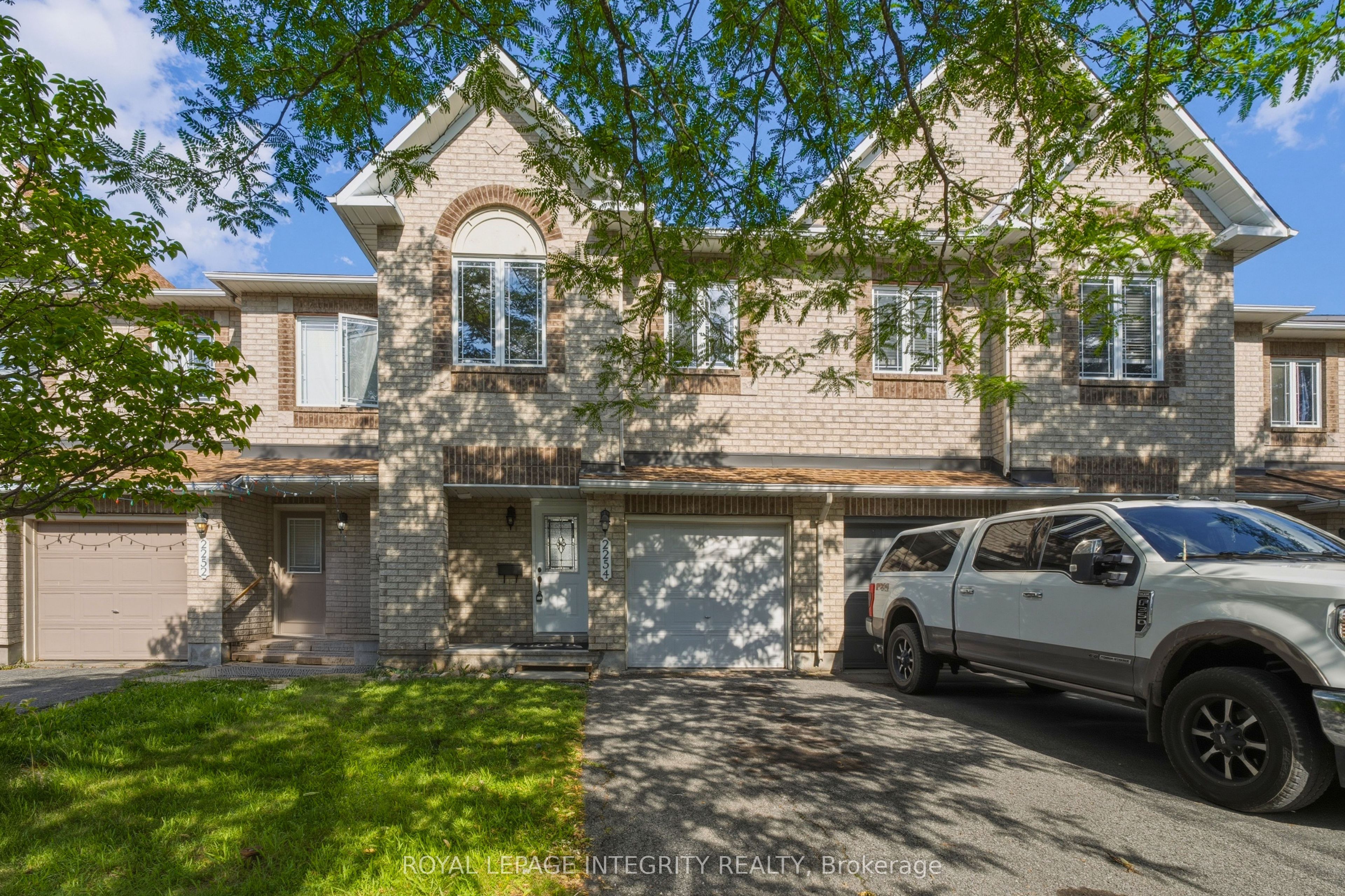 2254 SILVERADO Crescent, Orleans - Cumberland and Area, ON K4A 4V1