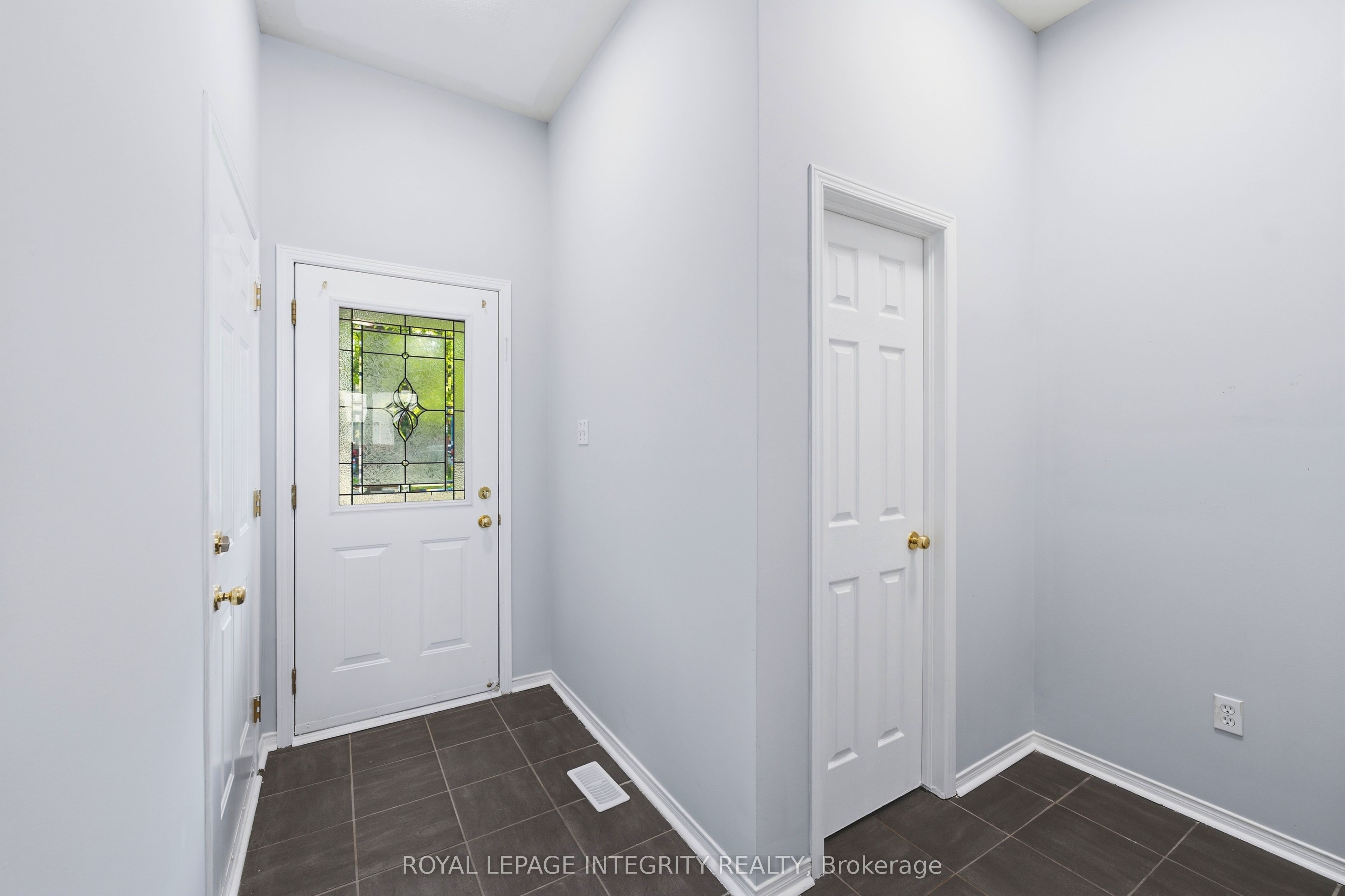 2254 SILVERADO Crescent, Orleans - Cumberland and Area, ON K4A 4V1 photo 4