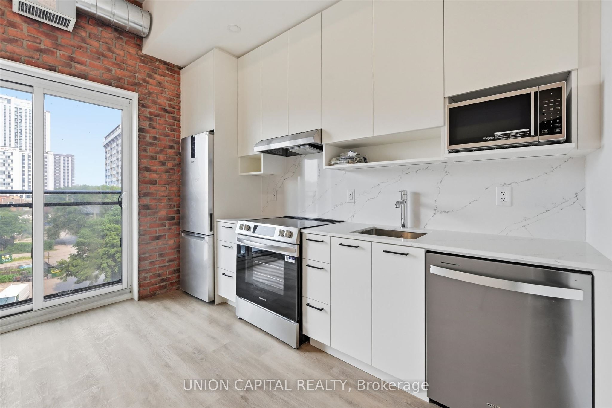 206 King Street W 406, Hamilton, ON L8P 1A5 photo 3