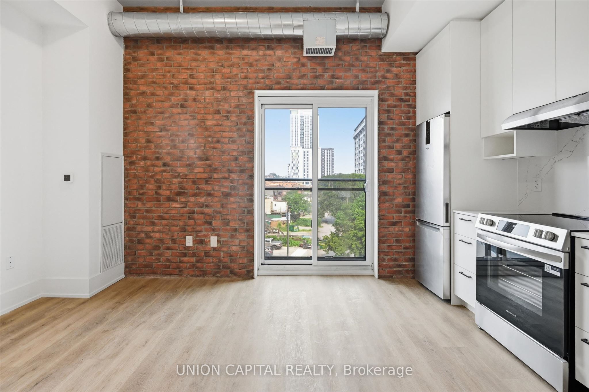 206 King Street W 406, Hamilton, ON L8P 1A5 photo 4