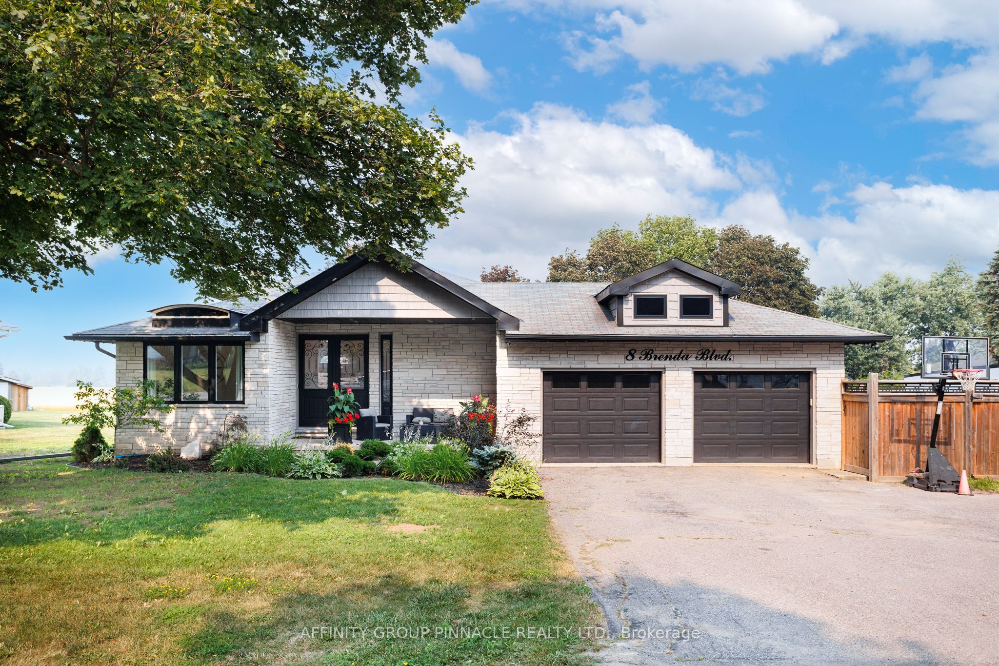 8 Brenda Boulevard, Kawartha Lakes, ON K0M 2M0