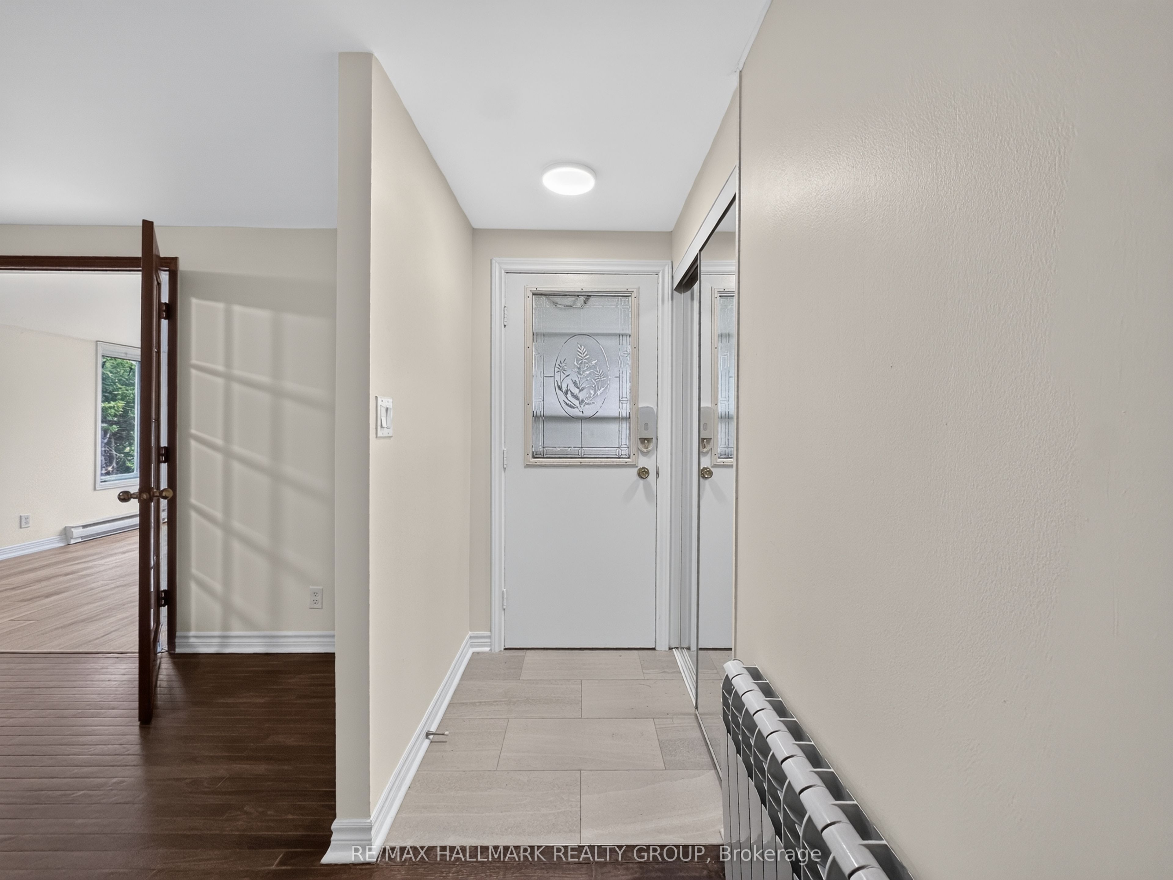 295 Amiens Street, Orleans - Cumberland and Area, ON K1E 1N3 photo 4