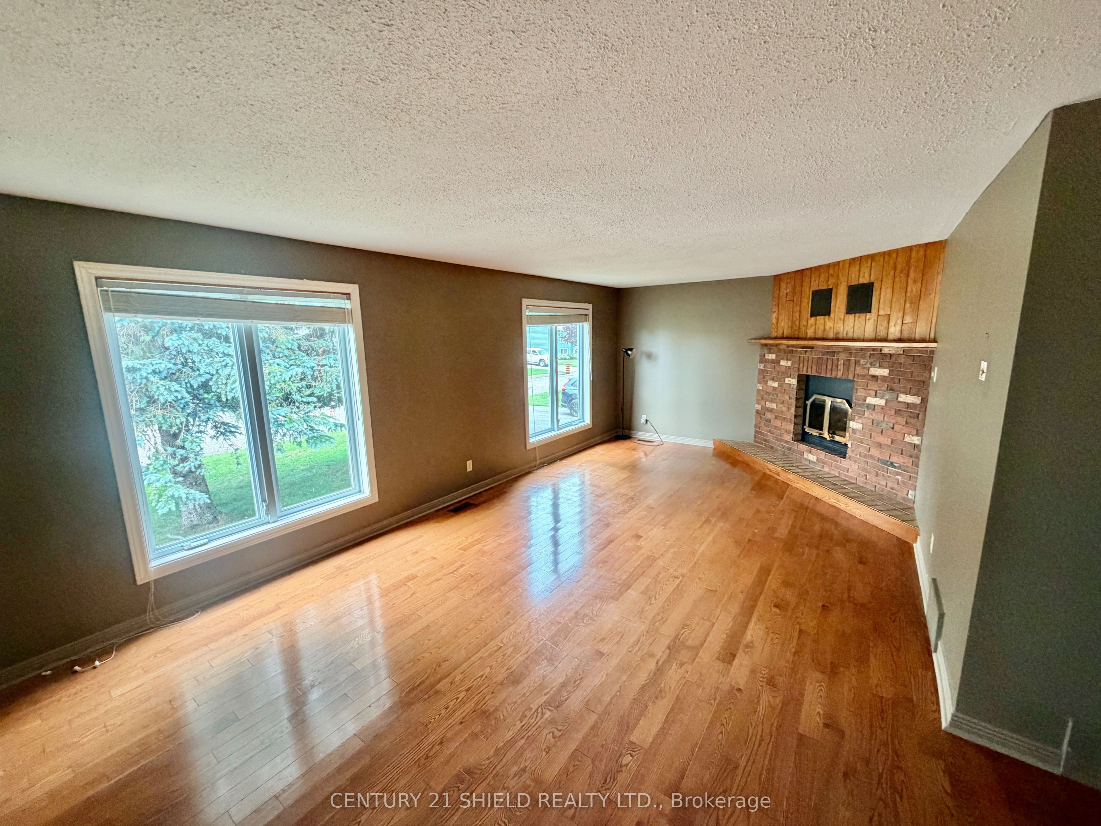 241 Sarah Street, Carleton Place, ON K7C 4C4 photo 3