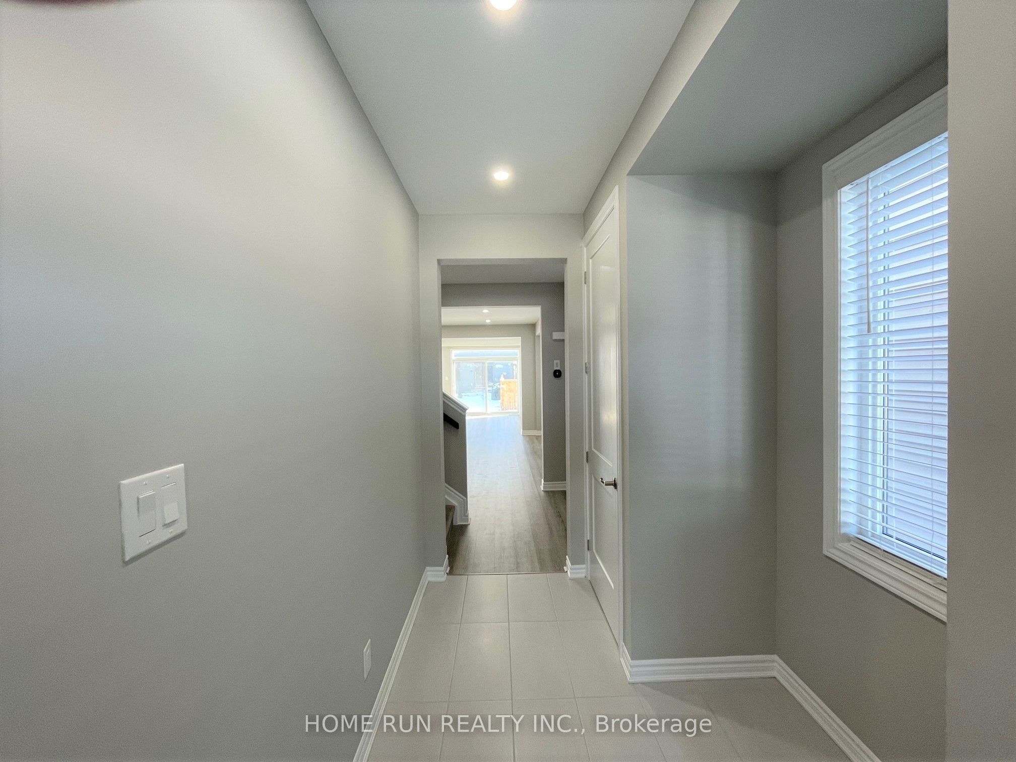 912 Rubicon Place, Kanata, ON K2V 0R1 photo 2