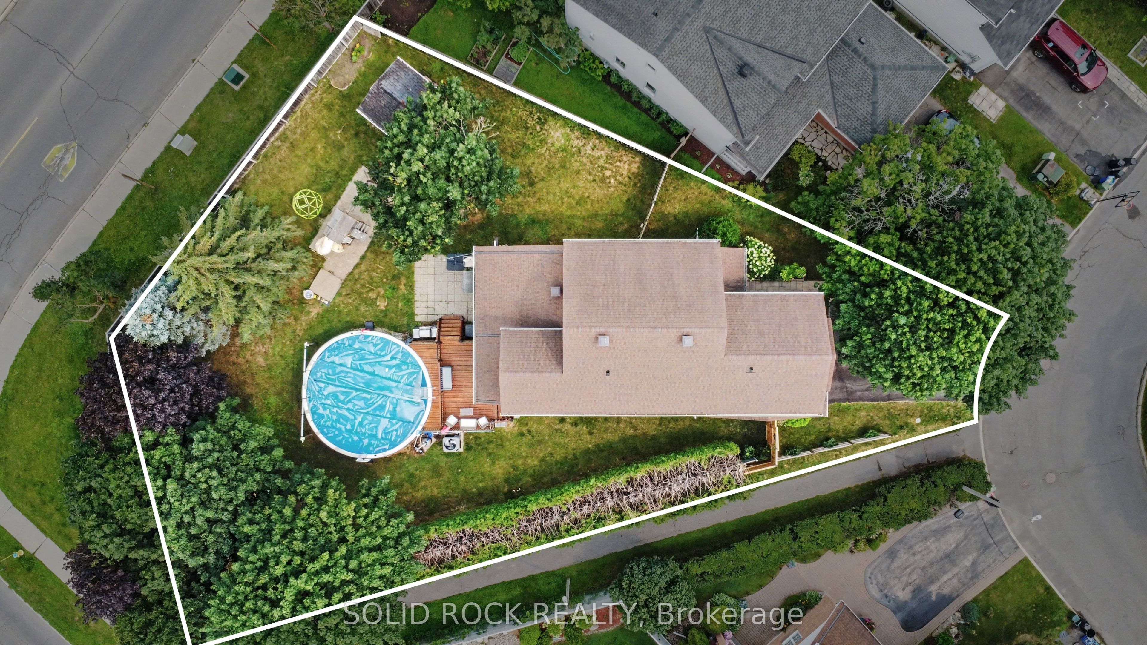 939 Como Crescent, Orleans - Cumberland and Area, ON K4A 3Z7 photo 3