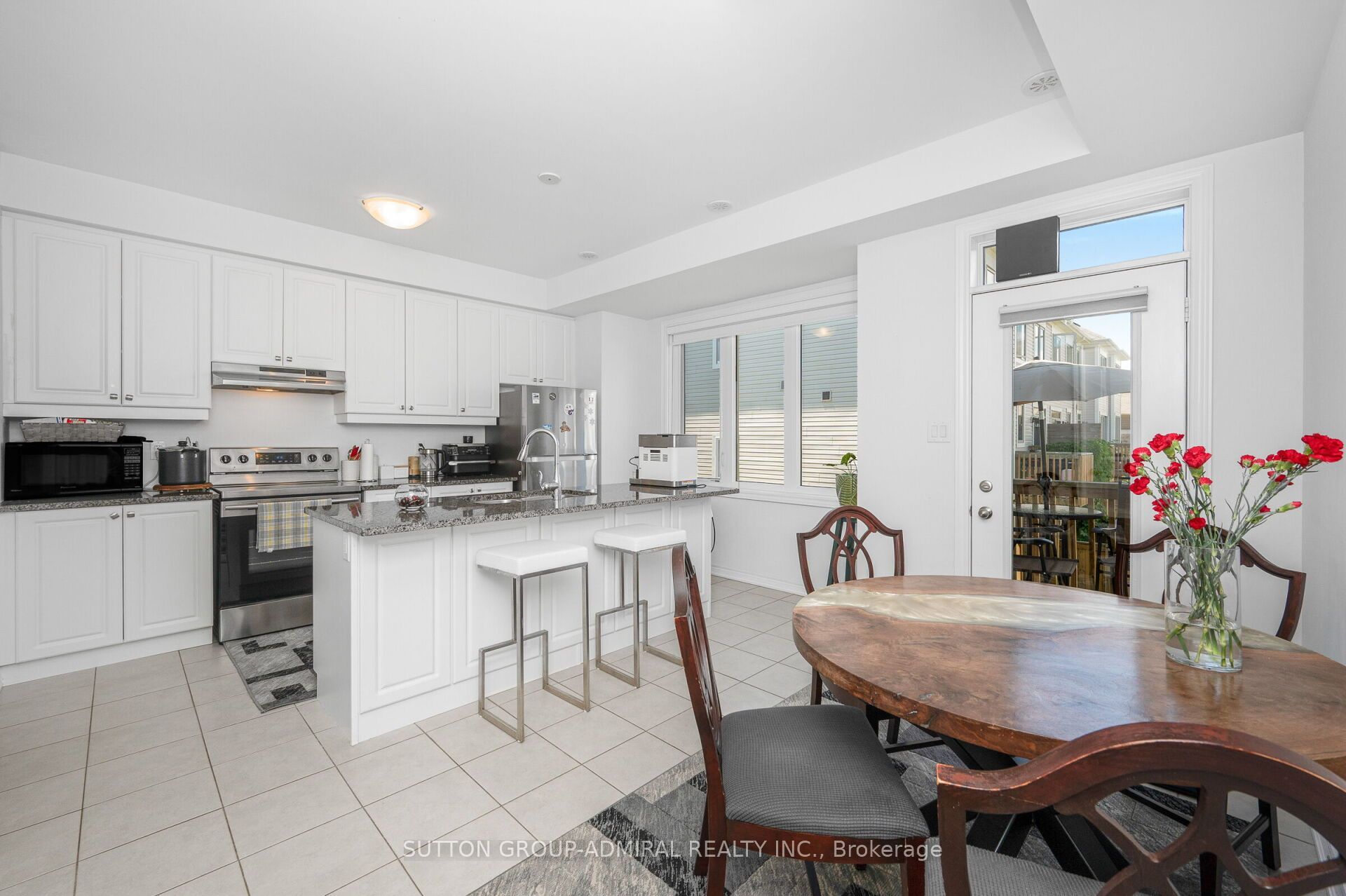 82 Hibiscus Lane, Hamilton, ON L8K 5J3 photo 2
