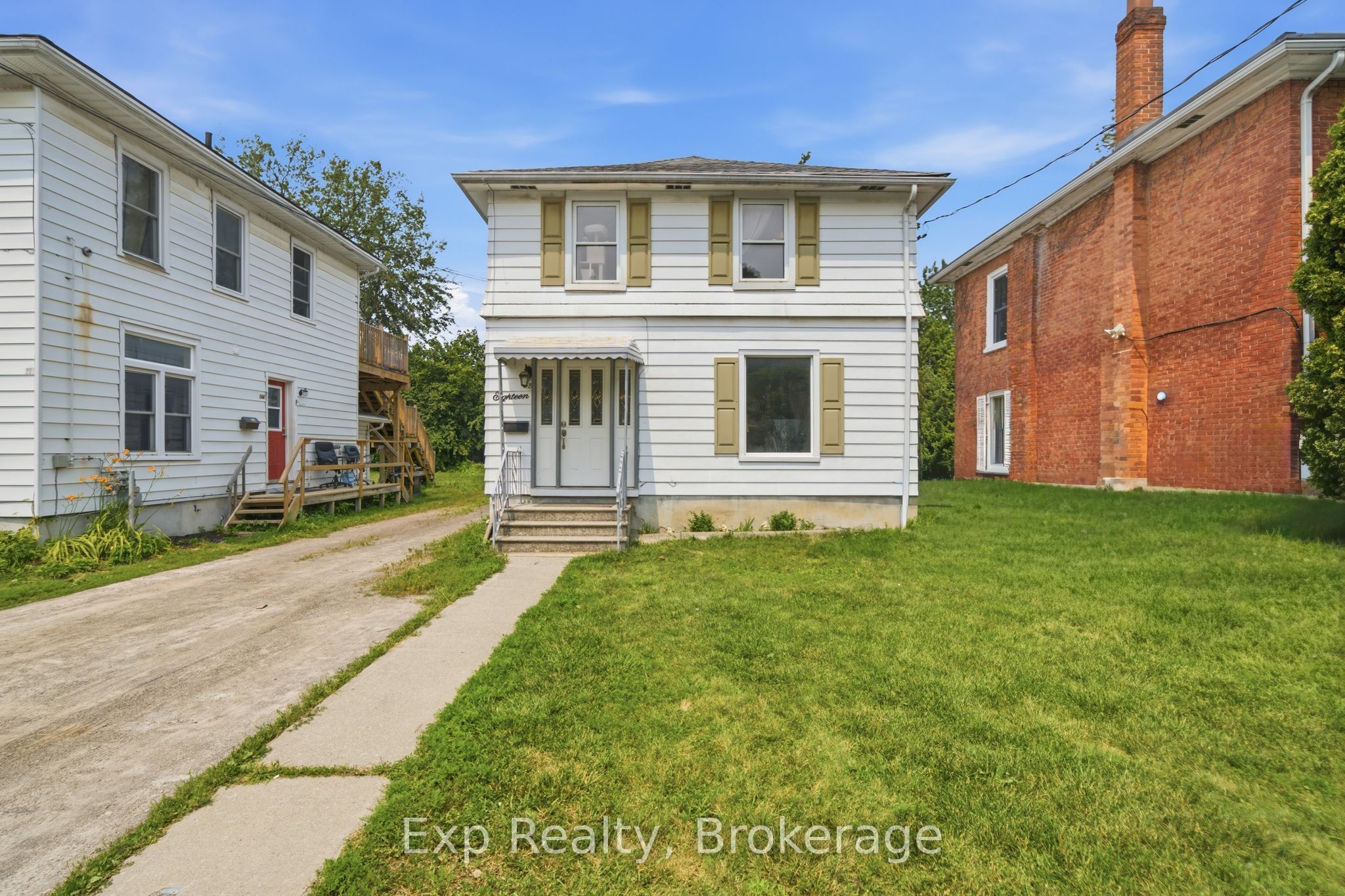 18 Charlotte Street, Belleville, ON K8P 1E2 photo 2
