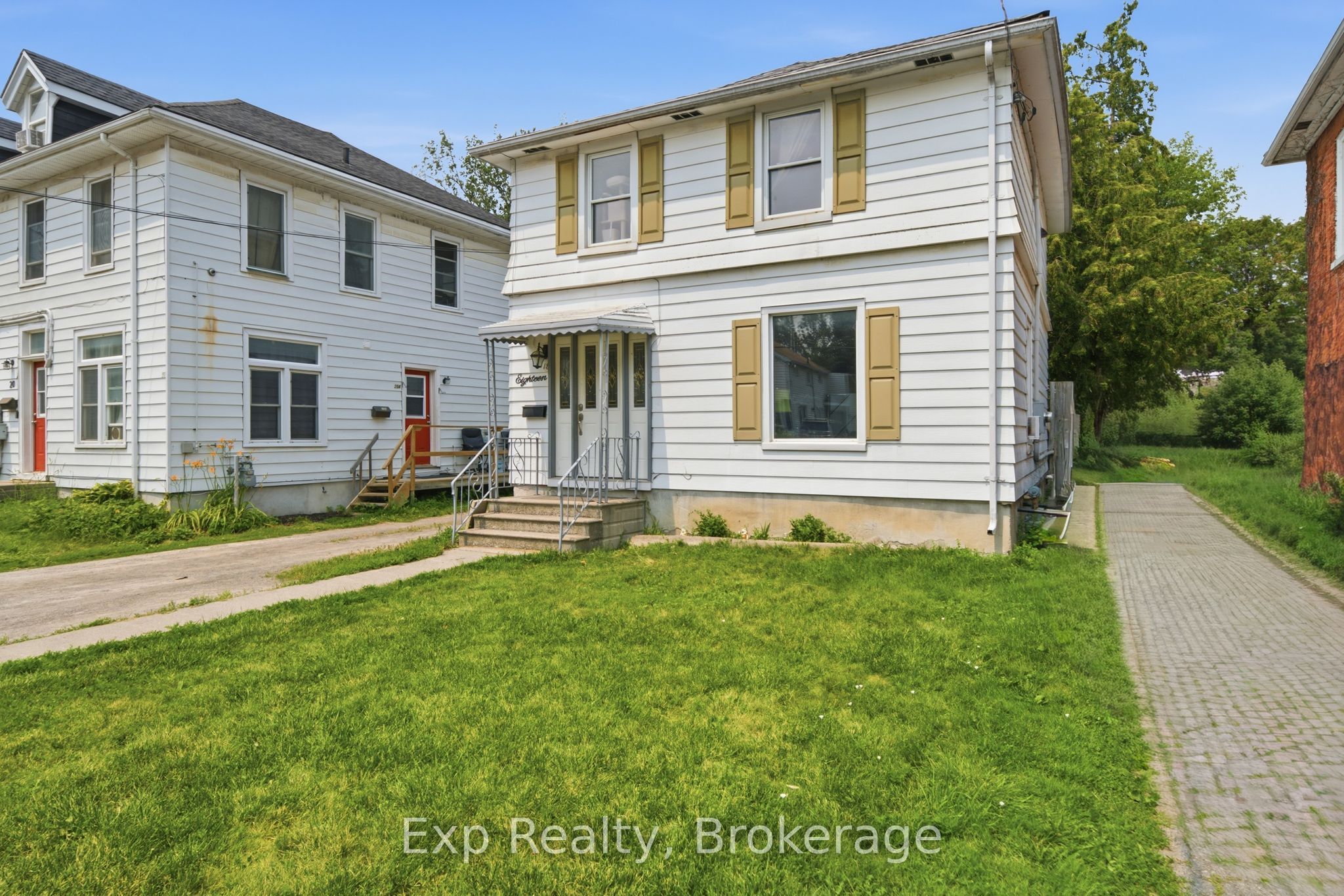 18 Charlotte Street, Belleville, ON K8P 1E2 photo 3