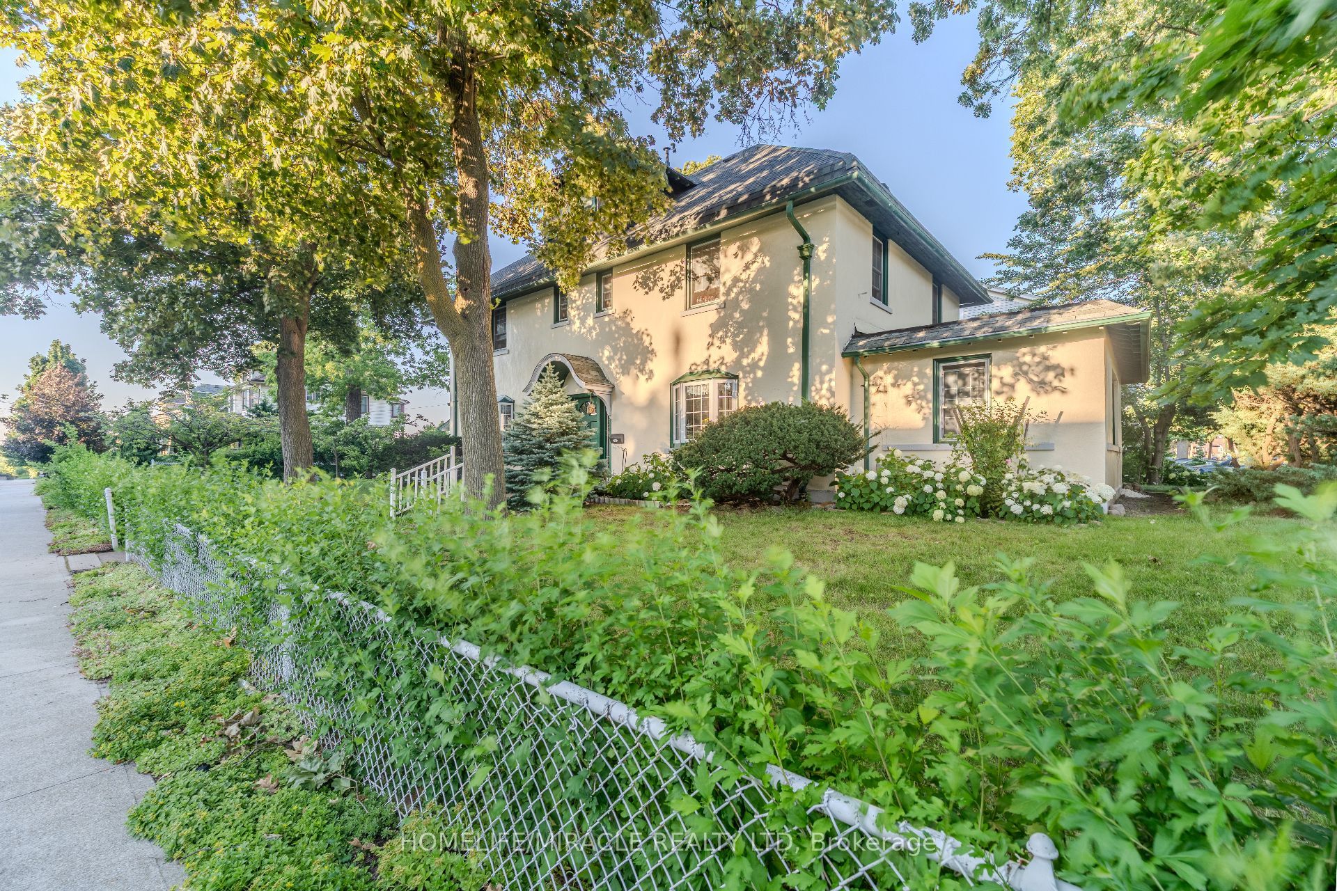 5214 Third Avenue, Niagara Falls, ON L2E 4M4 photo 2