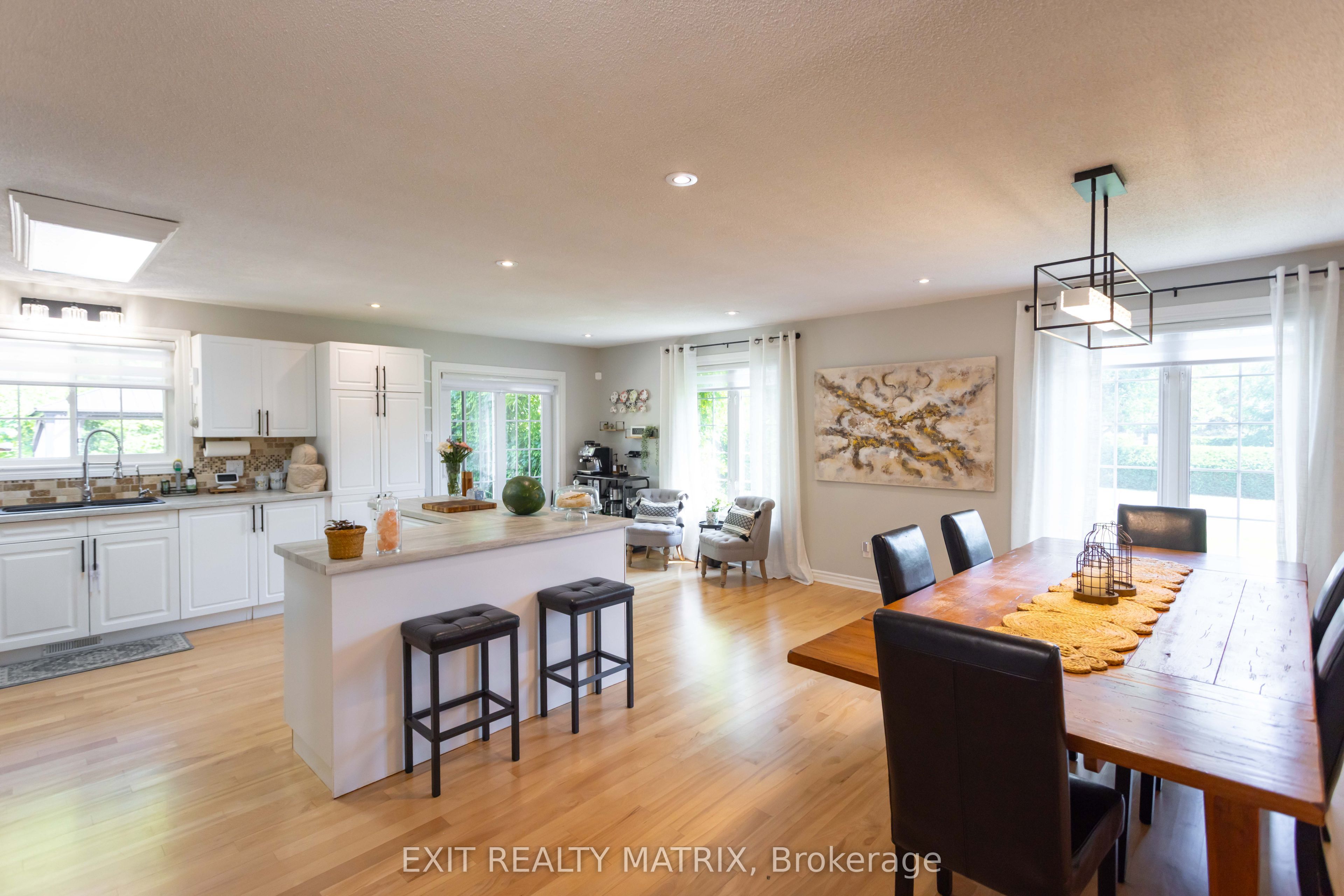 8399 Rowan Drive, Greely - Metcalfe - Osgoode - Vernon and Area, ON K0A 2P0 photo 4