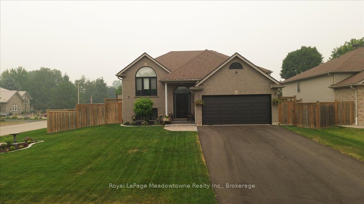 15 Sharpe Street, Brant, ON N3L 4C6 photo 2