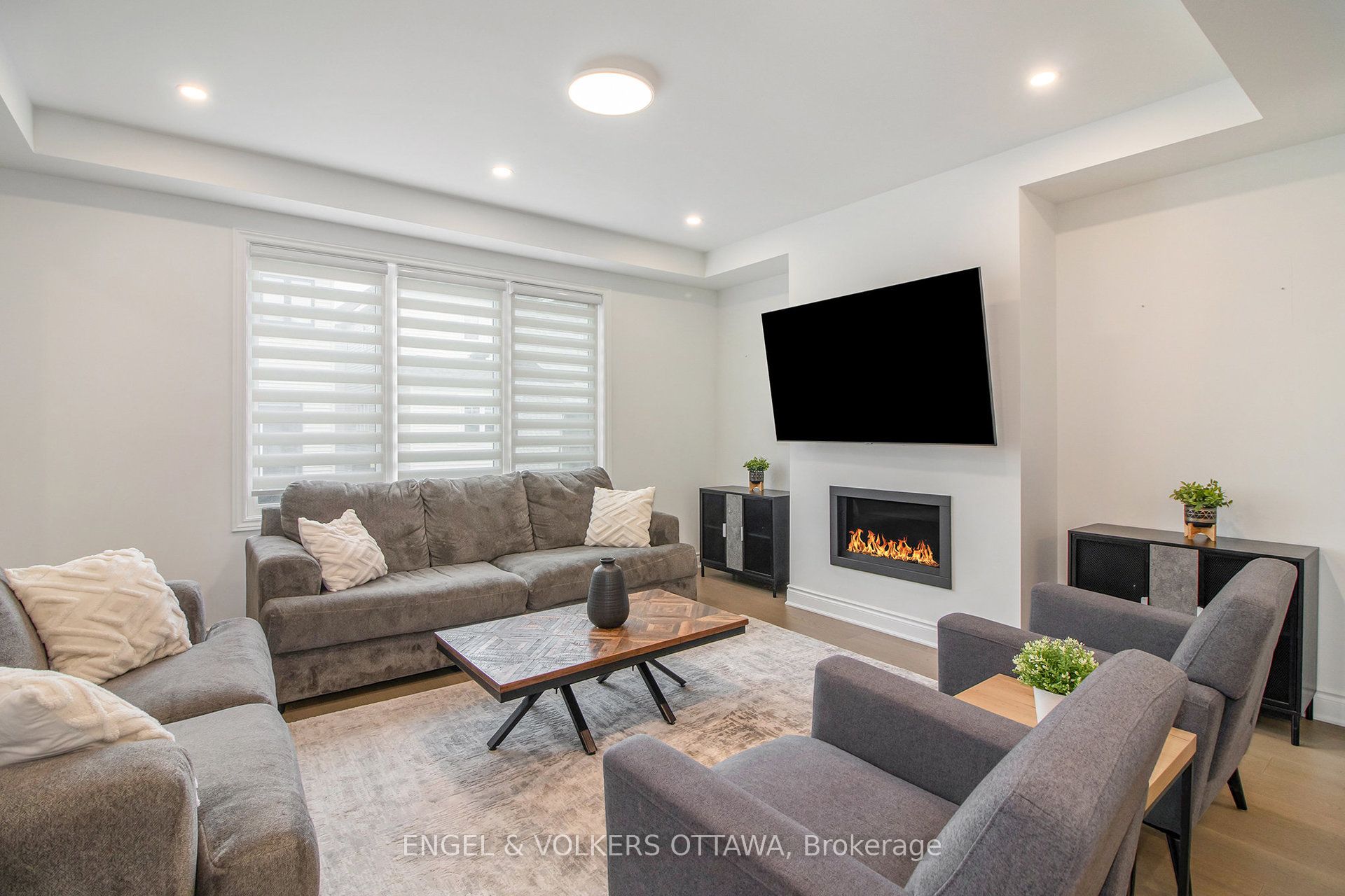 1031 Curraglass Walk, Stittsville - Munster - Richmond, ON K2S 3A4 photo 4