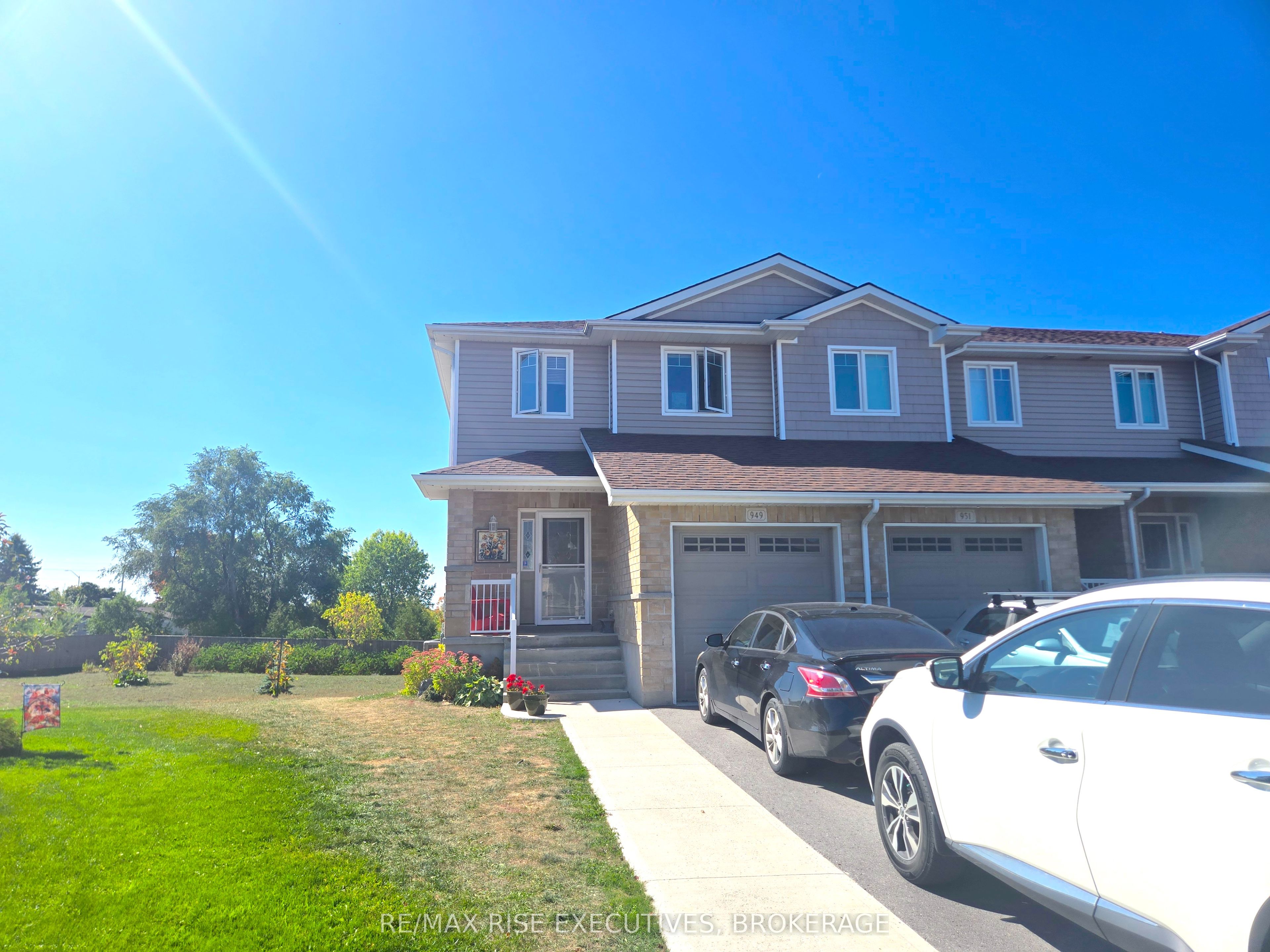 949 Blossom Street 1, Kingston, ON K7P 0N2 photo 2
