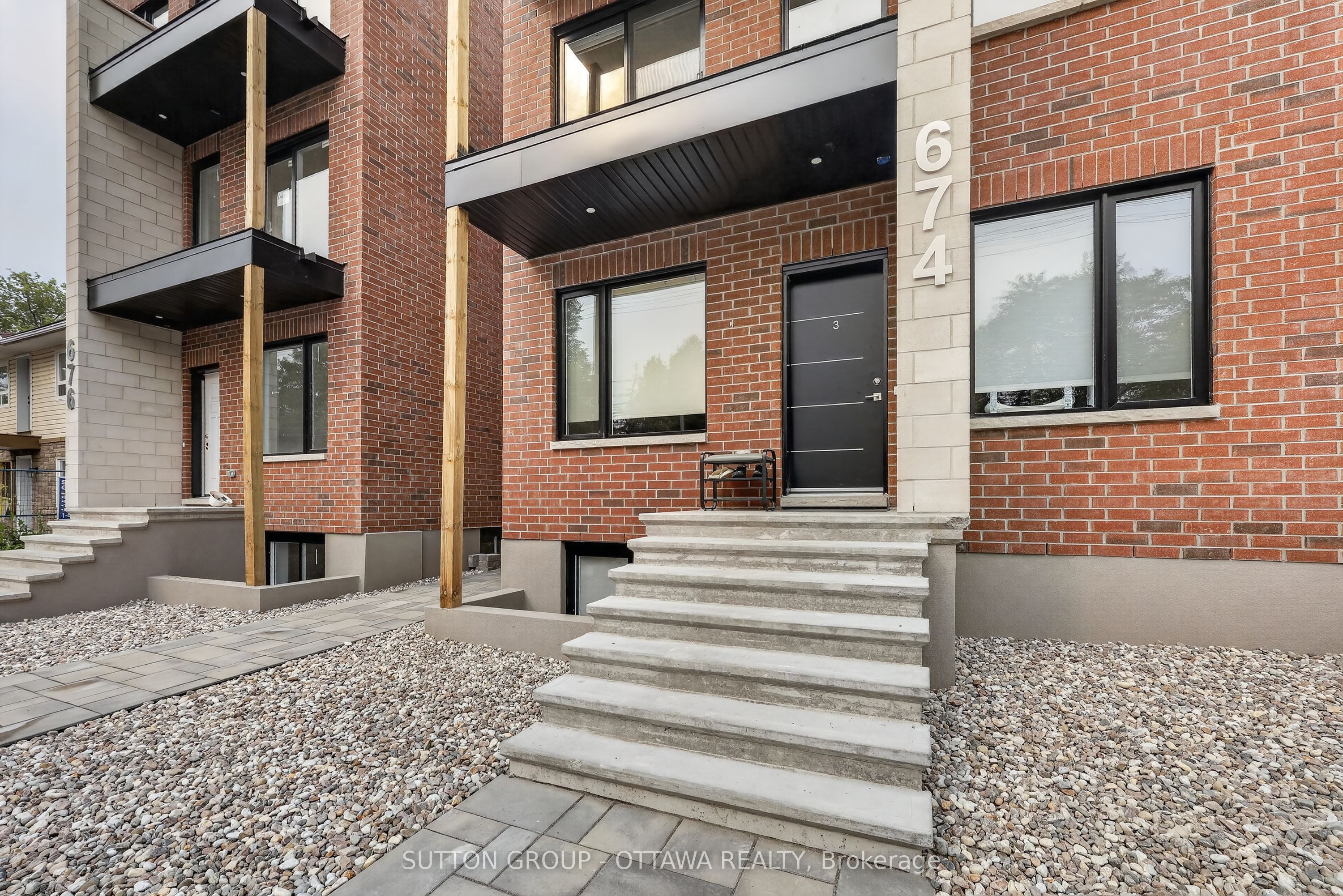 676 De Leglise Street, Vanier and Kingsview Park, ON K1K 3K2 photo 4