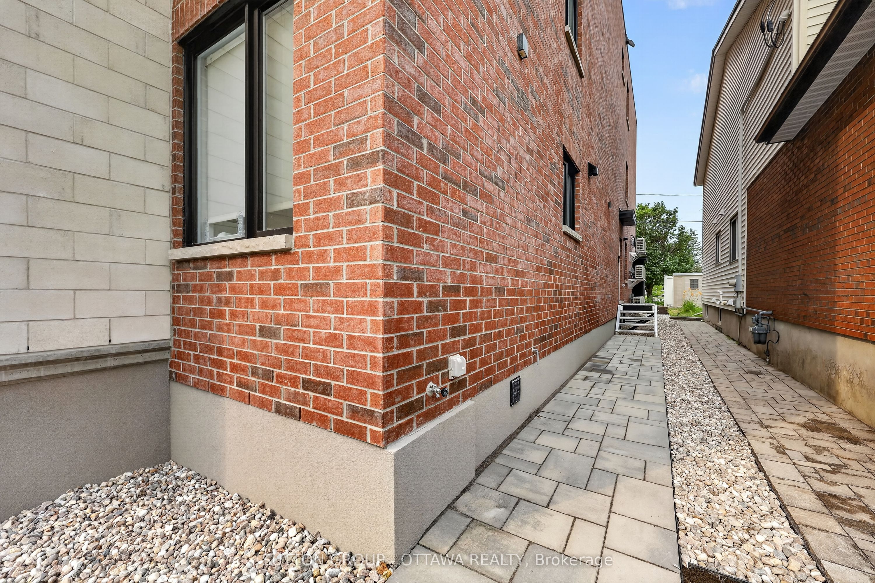 676 De Leglise Street, Vanier and Kingsview Park, ON K1K 3K2 photo 5