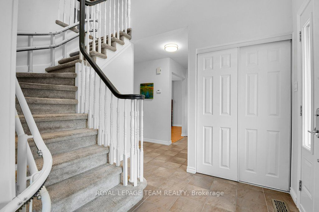 332 Liard Street, Stittsville - Munster - Richmond, ON K2S 1J8 photo 4