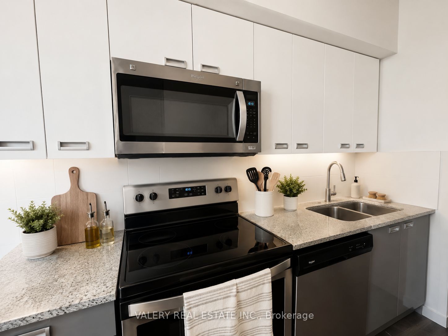 257 Hemlock Street 108, Waterloo, ON N2L 3R4