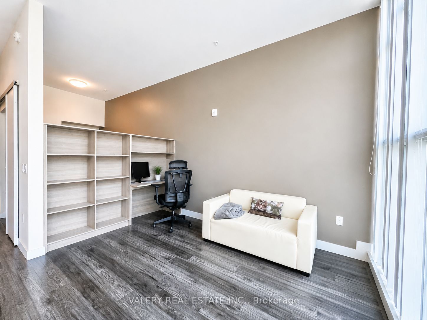 257 Hemlock Street 108, Waterloo, ON N2L 3R4 photo 4